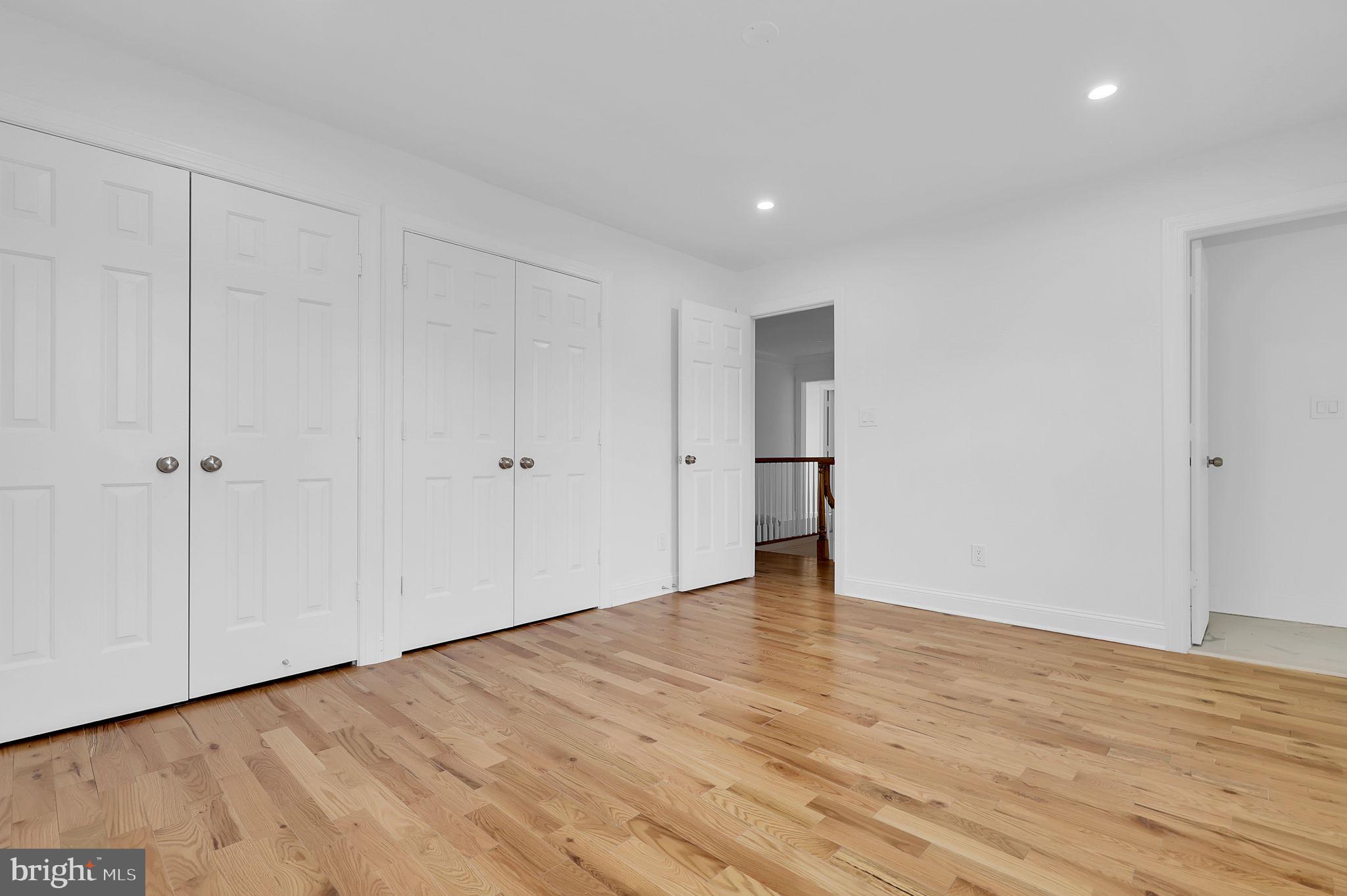 PT ROCKVILLE OUT RES 3 - Residential