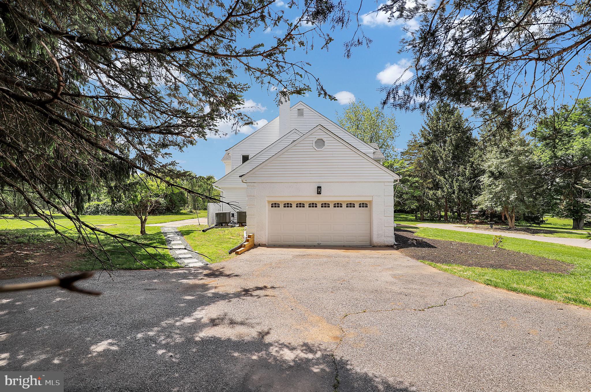 PT ROCKVILLE OUT RES 3 - Residential