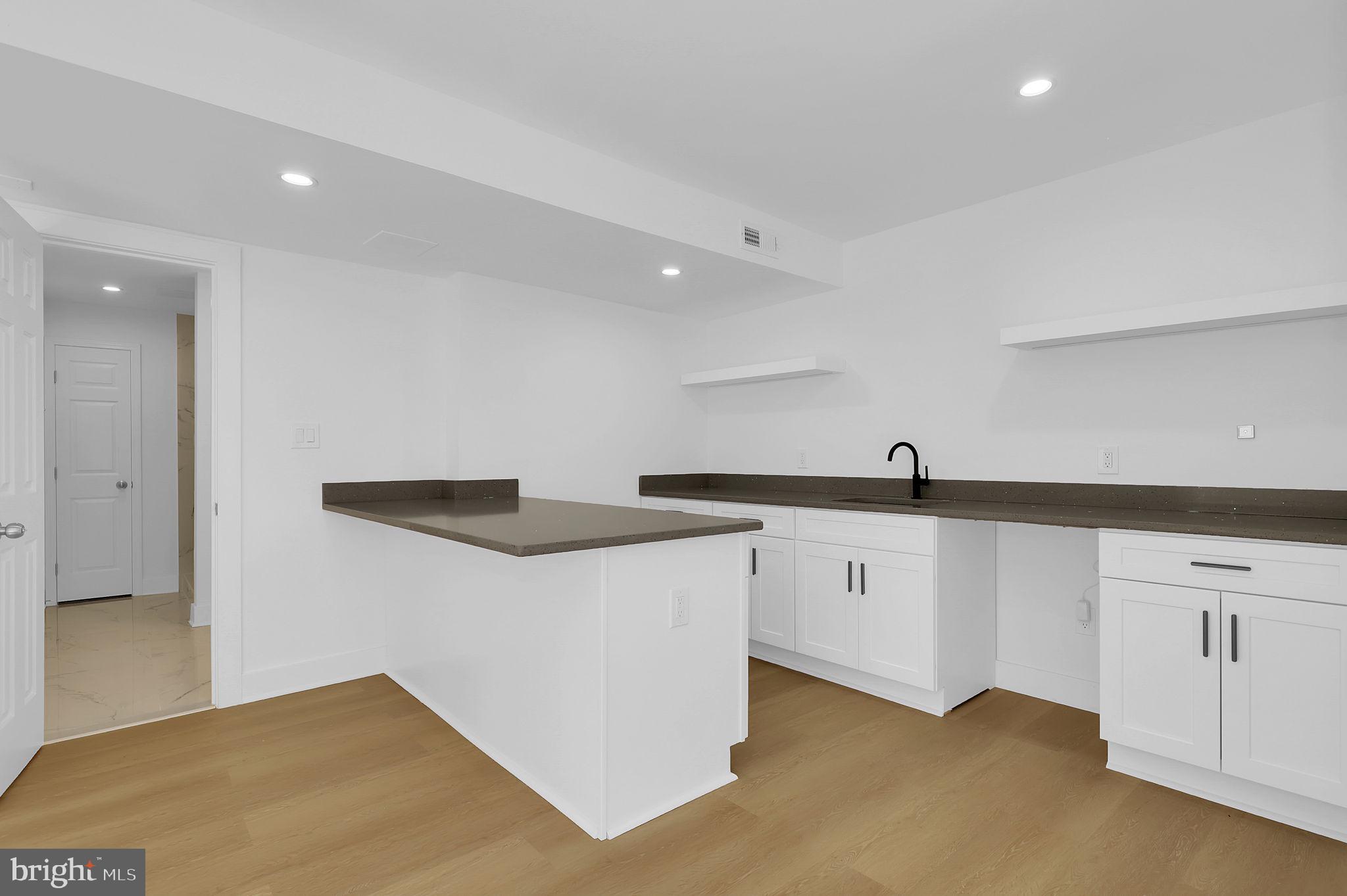 PT ROCKVILLE OUT RES 3 - Residential