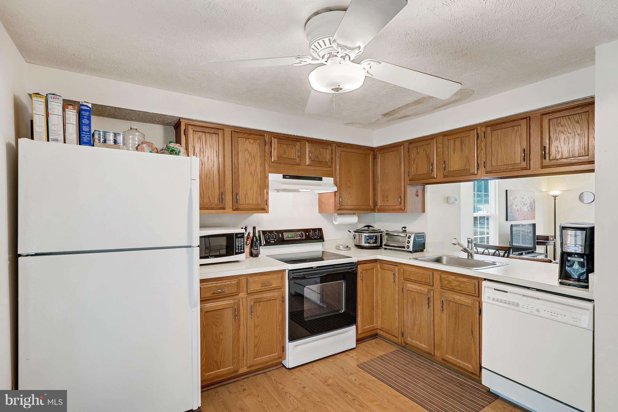RESTON - Residential