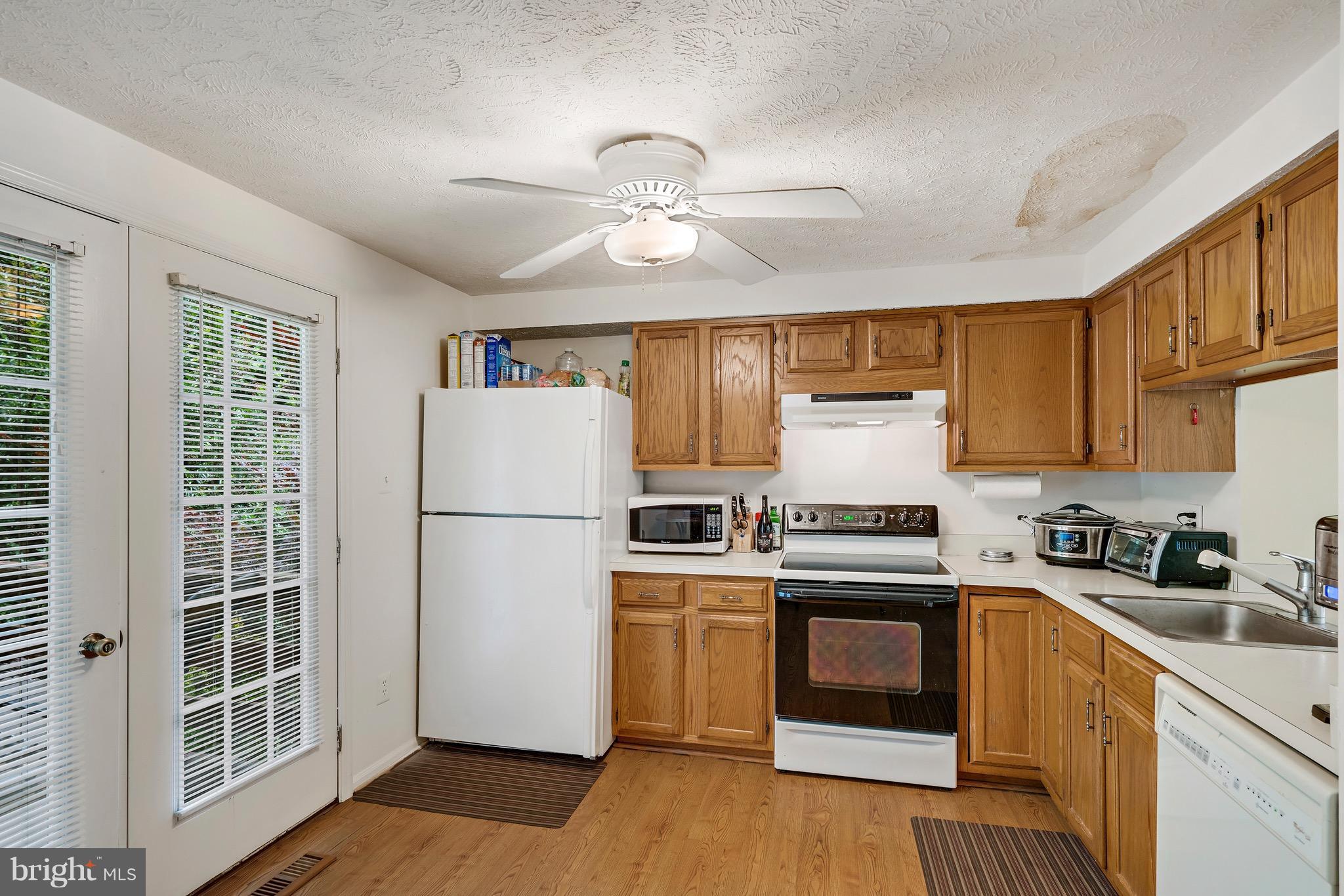 RESTON - Residential