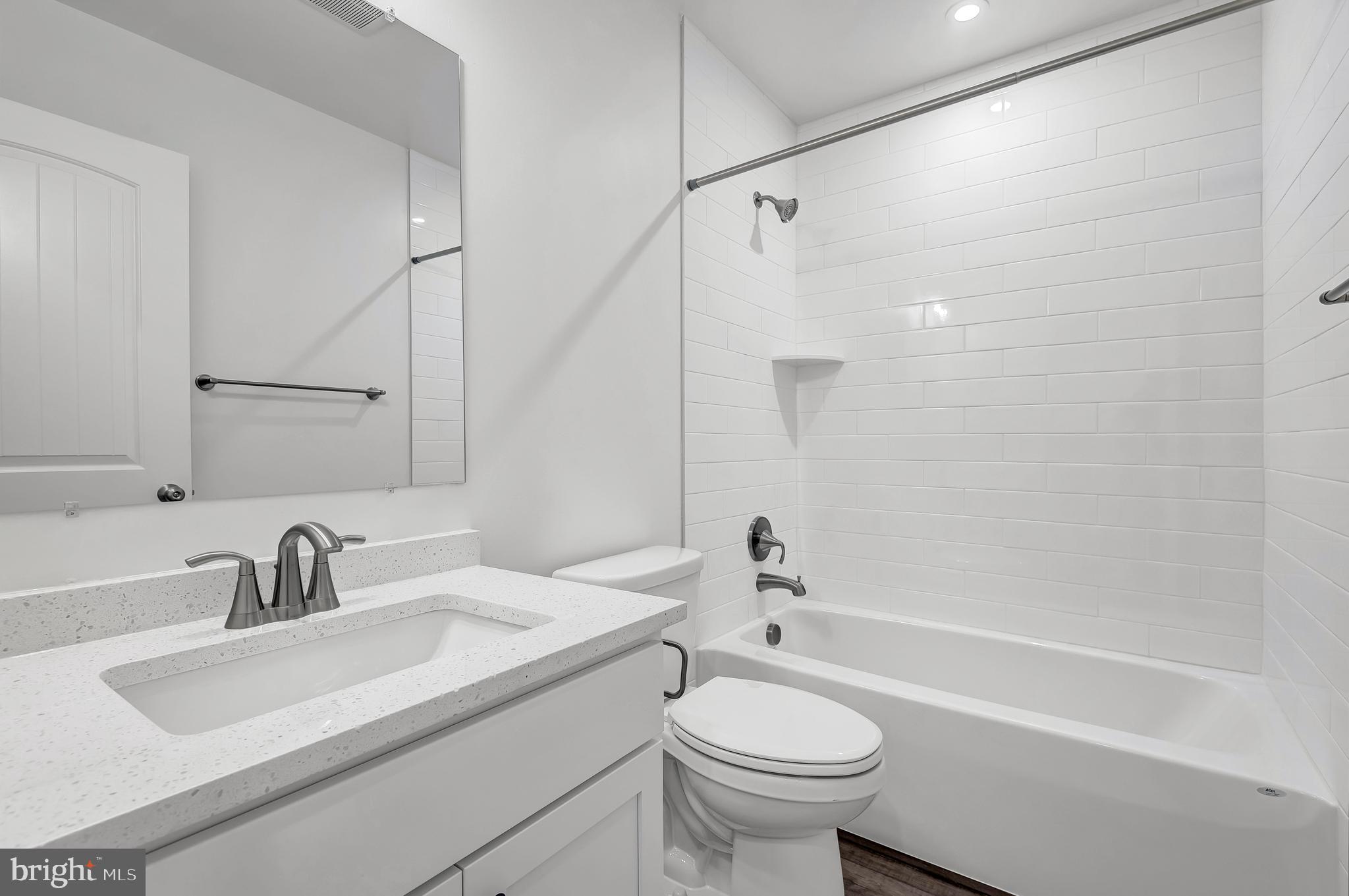 HOLLY OAKS - Residential