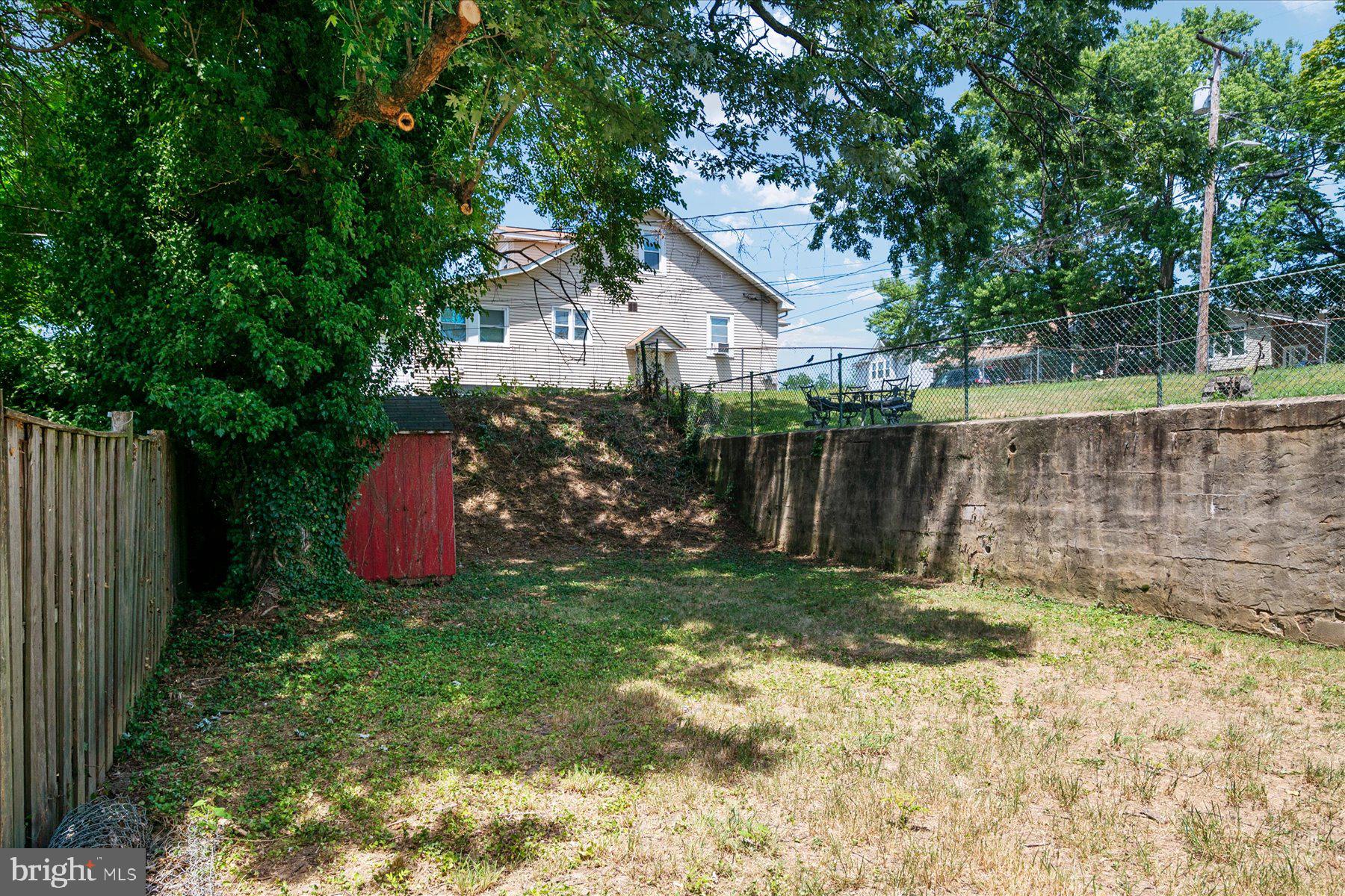 ROLAND TERRACE - Residential