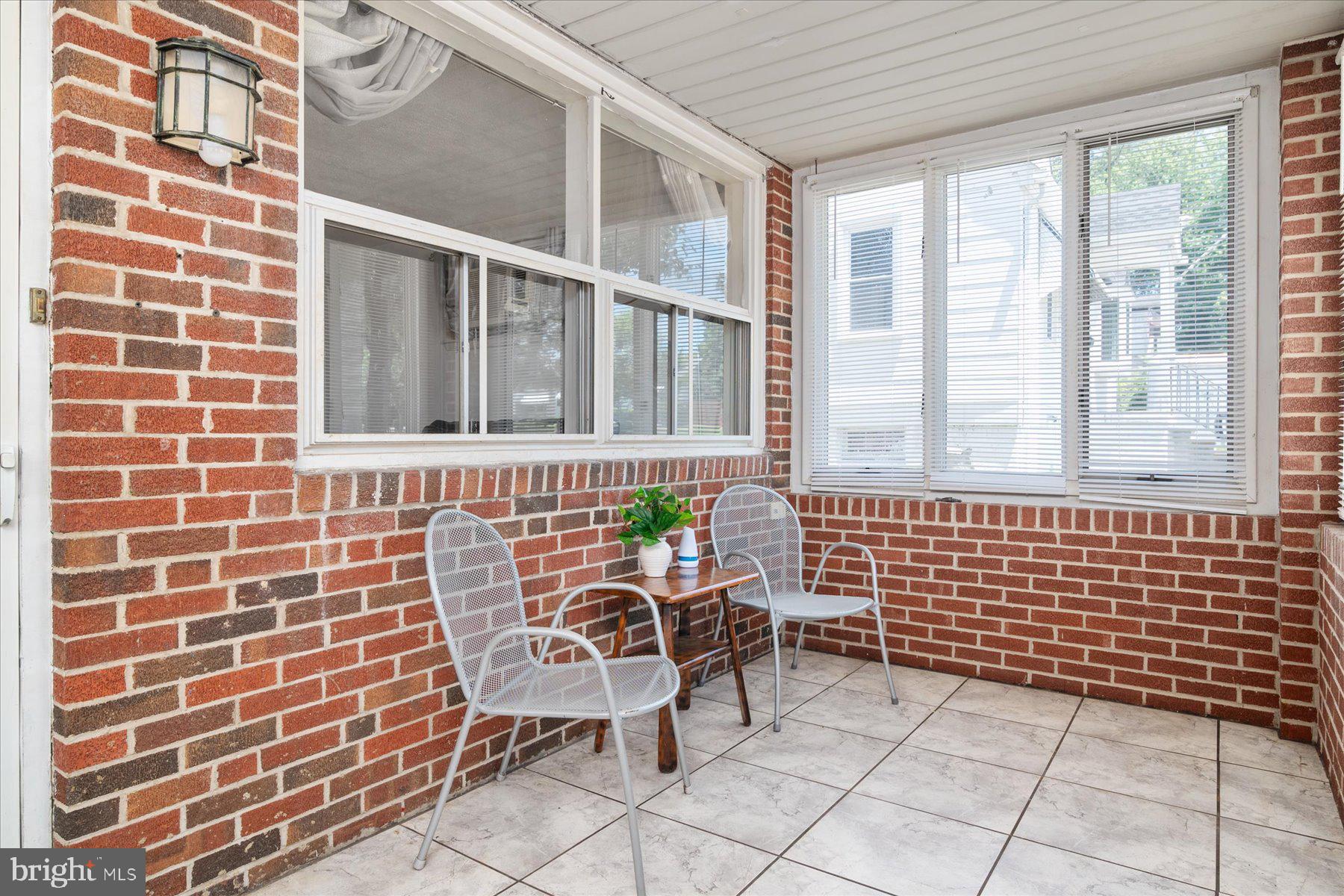 ROLAND TERRACE - Residential