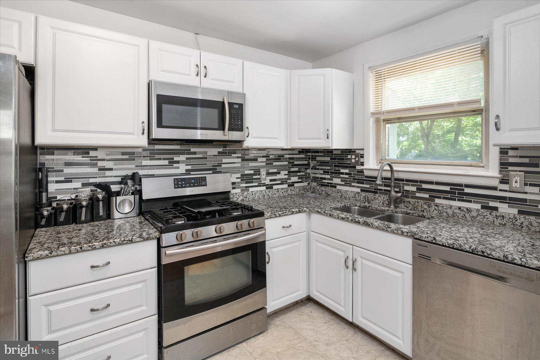 ROLAND TERRACE - Residential