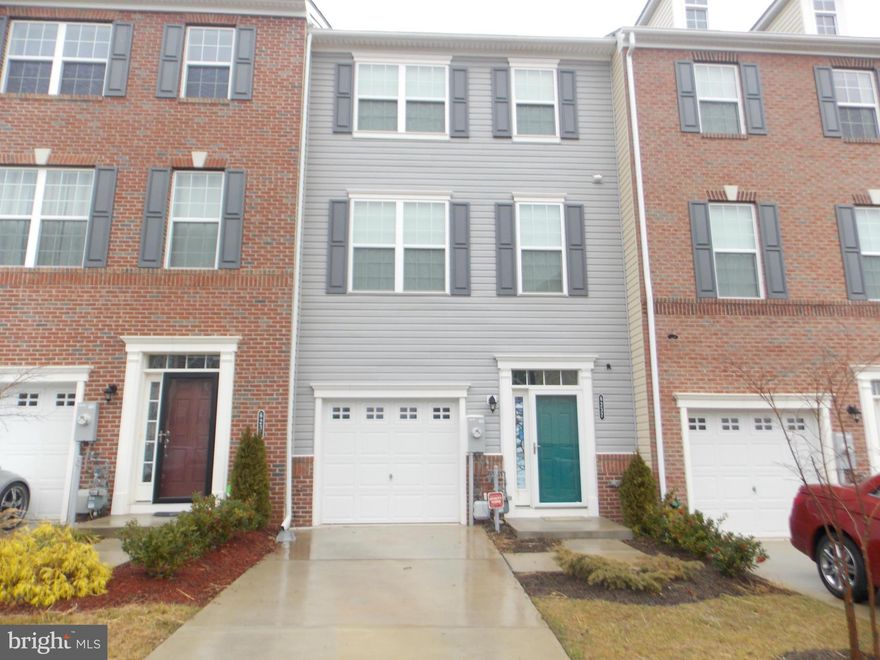 BEAUTIFUL 3 LEVEL TOWN HOME WITH AN OPEN FLOOR PLAN, GRANITE COUNTER TOPS, STAINLESS STEEL APPLIANCES, HARDWOOD IN KITCHEN, HUGE MASTER BEDROOM WITH SITTING AREA, MASTER BATH, WALK IN CLOSET, WASHER AND DRYER ON BEDROOM LEVEL, CLOSE TO HIGHWAY AND STORES.  READY FOR MOVE-IN. A MUST SEE!