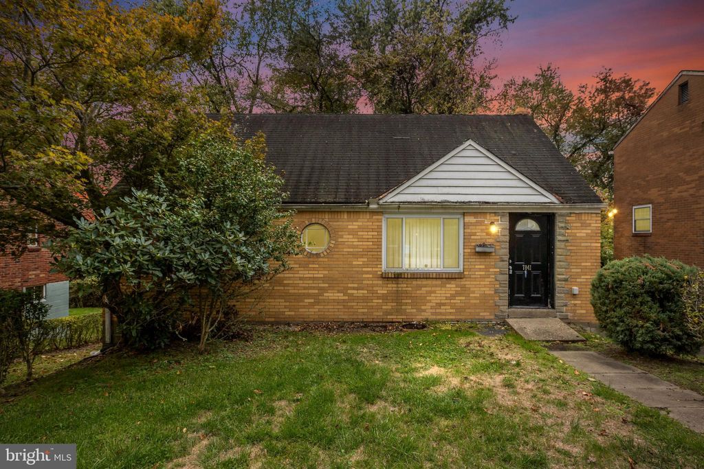 Photo of 7841 Mark Drive, VERONA, PA 15147 (MLS # PAAY2000348)