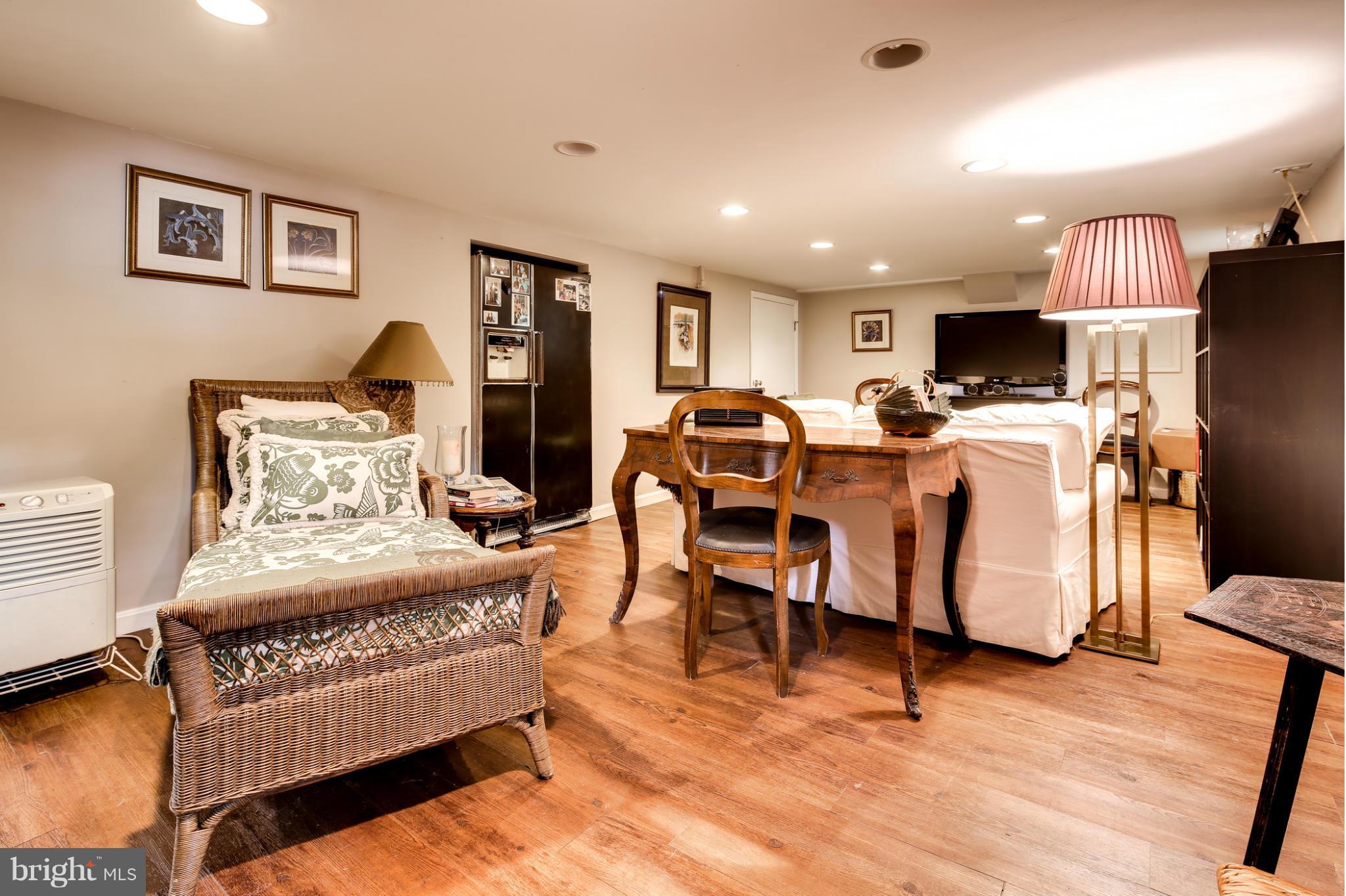 WARDOUR - Residential