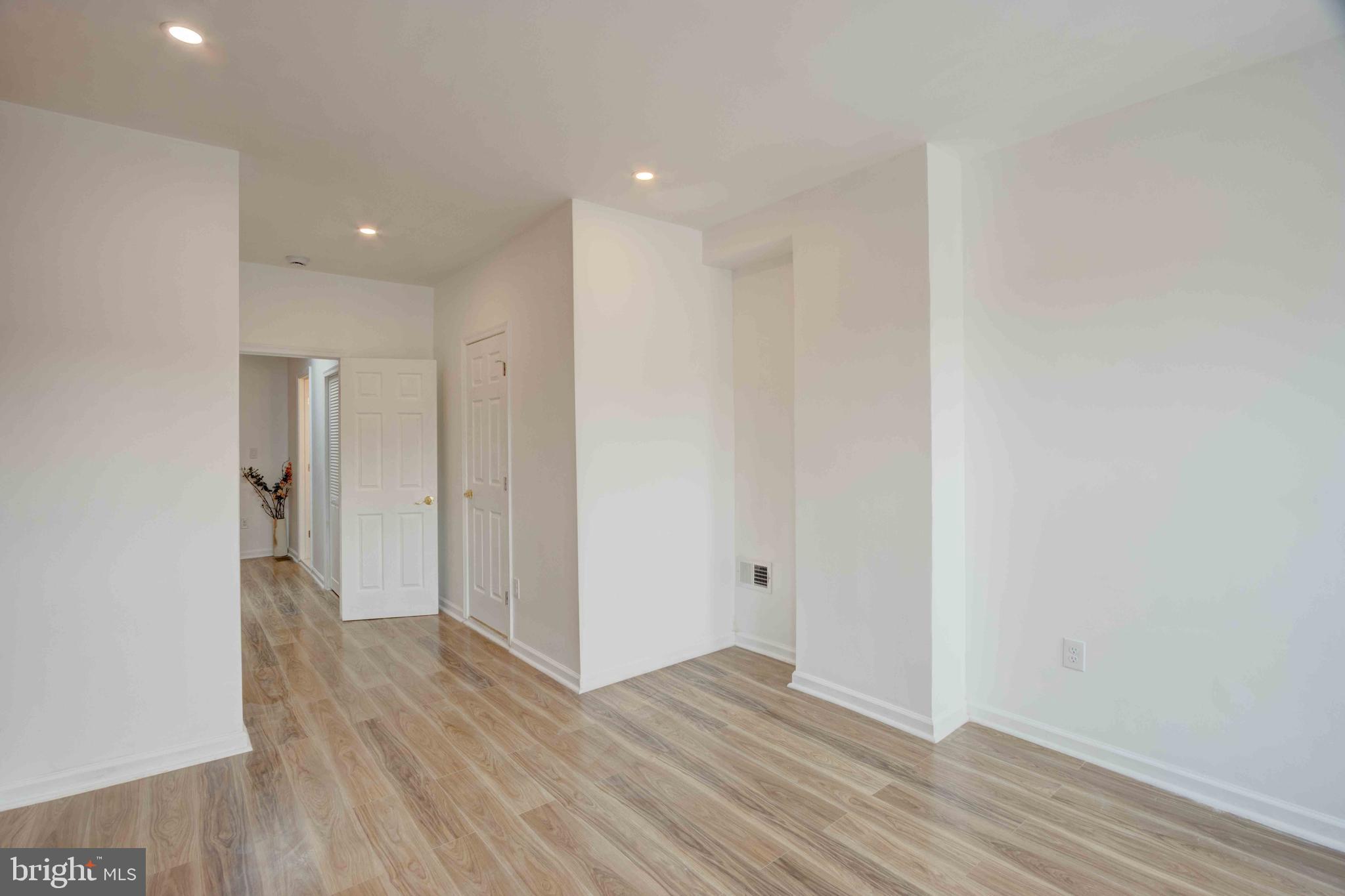 RIVERSIDE - Residential