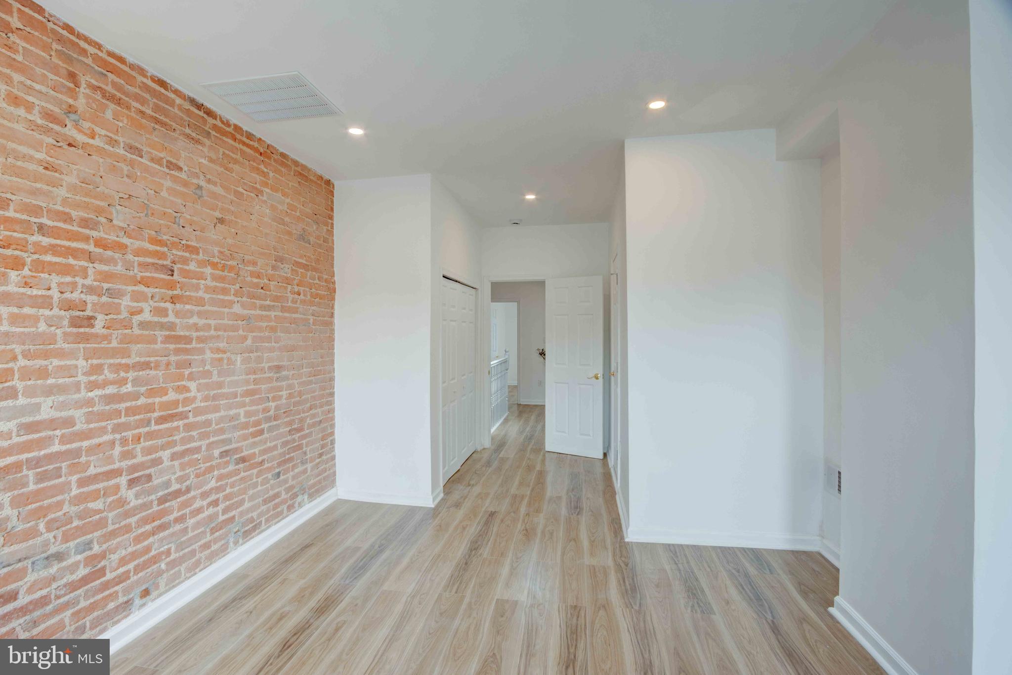 RIVERSIDE - Residential