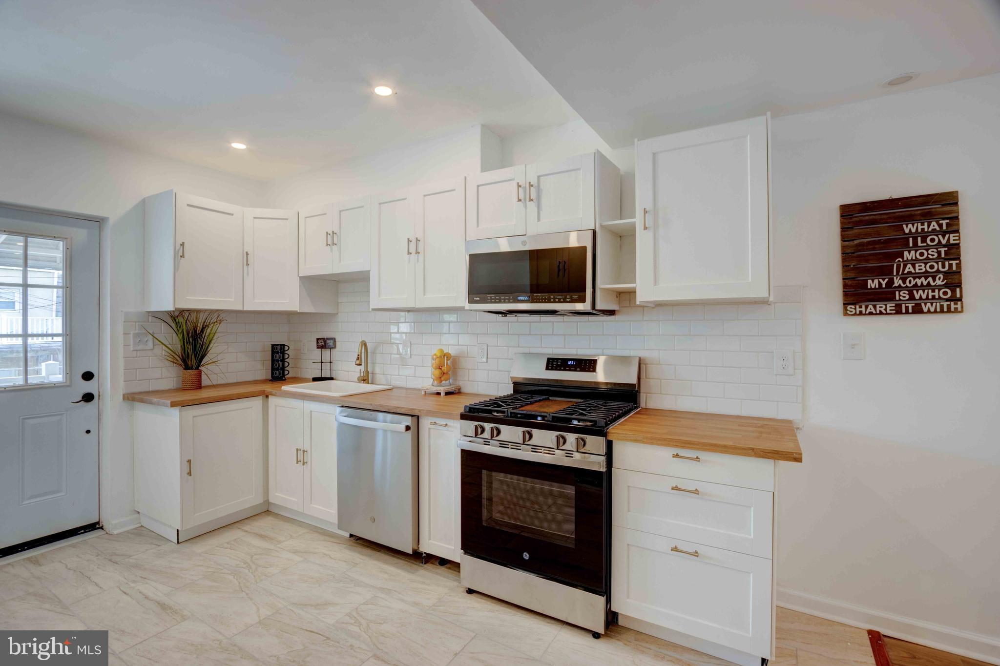 RIVERSIDE - Residential