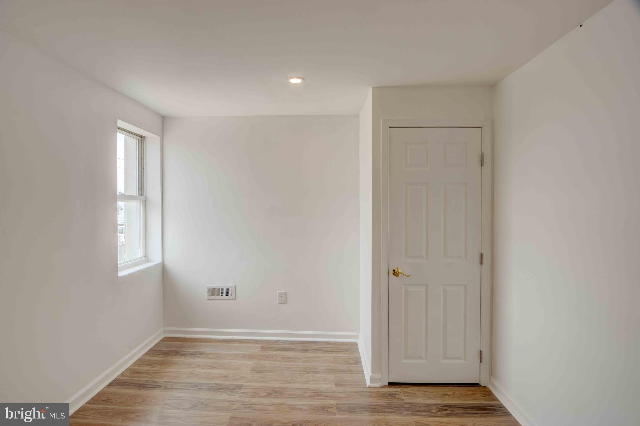 RIVERSIDE - Residential