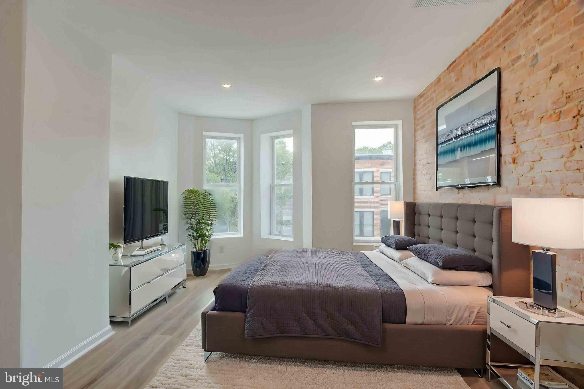 RIVERSIDE - Residential