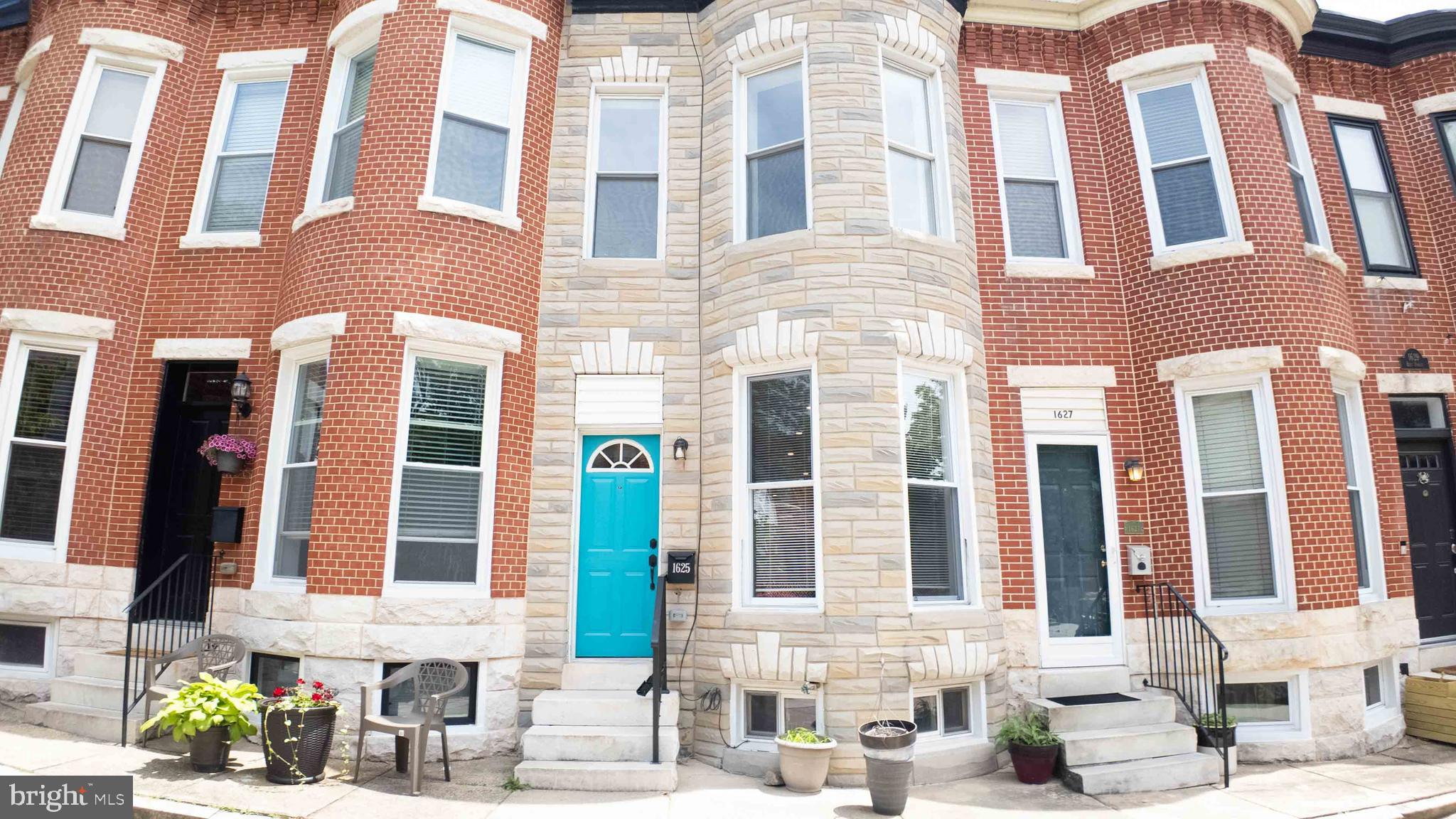 Come and take a sneak peek of this new Baltimore City listing. Located just one block from Riverside Park, you’ll find a beautiful, pet-friendly community surrounded by restaurants, bars, small businesses, and endless convenience. Just a hop, skip, and a jump from major attractions such as the M&T Stadium, Top Golf, Horseshoe Casino, and Maryland University Medical Center.
This 2 bedroom, 2 bathroom townhouse is a perfect starter home. It has been recently renovated and updated with a new HVAC system and water heater, brand new bathrooms, brand new kitchen, new flooring, with a 1-car parking pad in the rear of the home for added convenience.