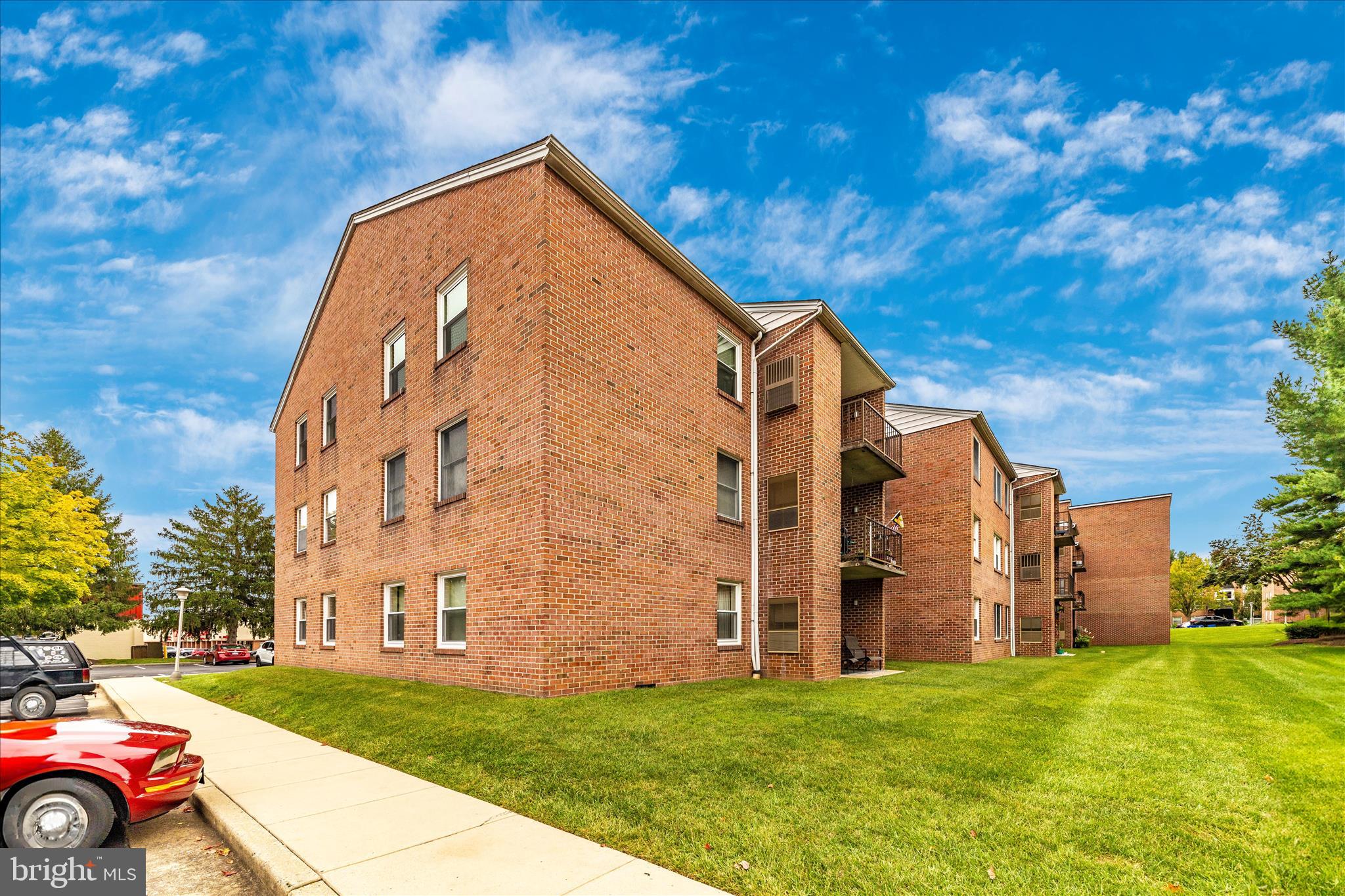 GLADE TOWN - Residential