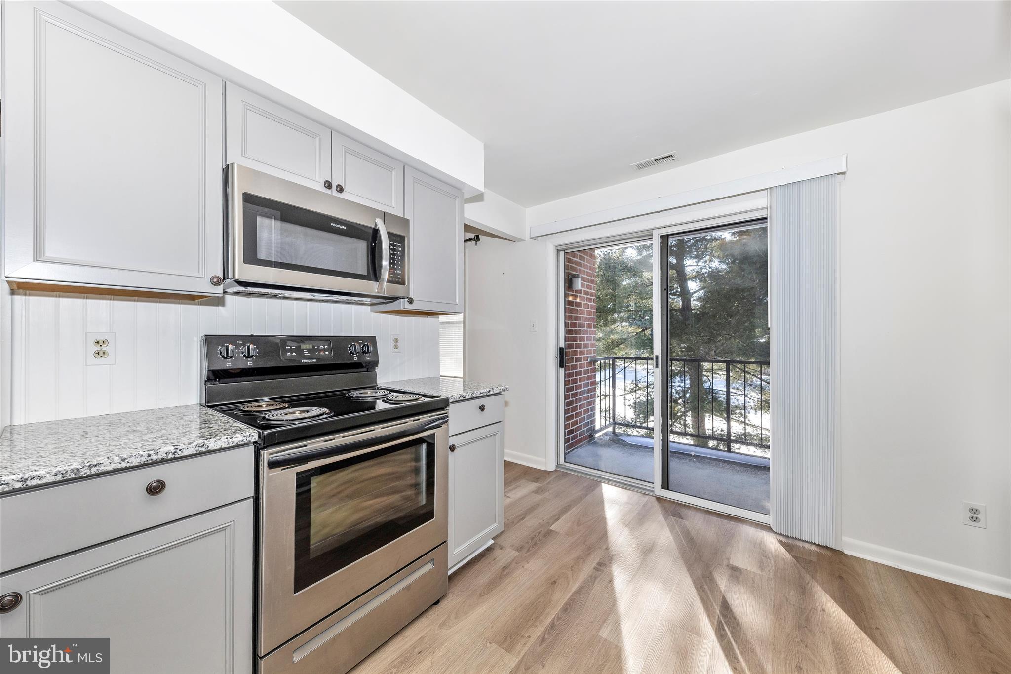 GLADE TOWN - Residential