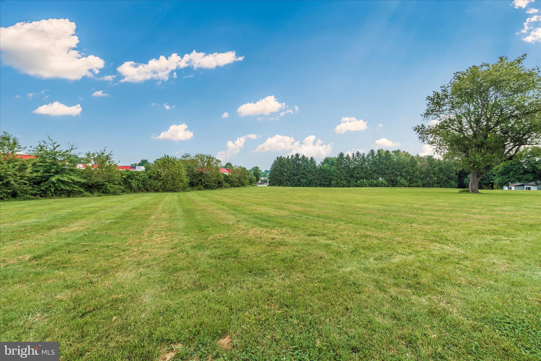 GLADE TOWN - Residential