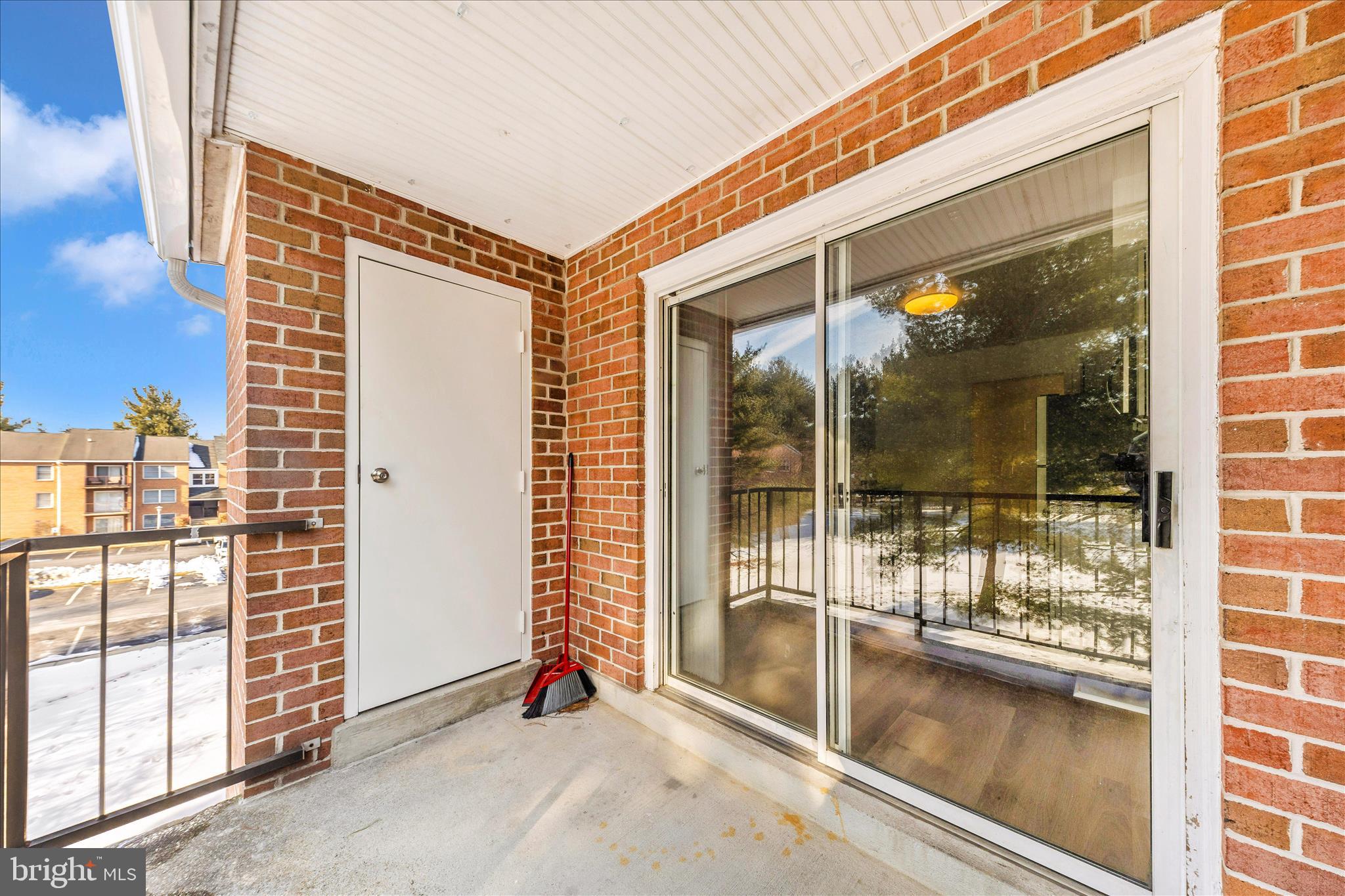 GLADE TOWN - Residential