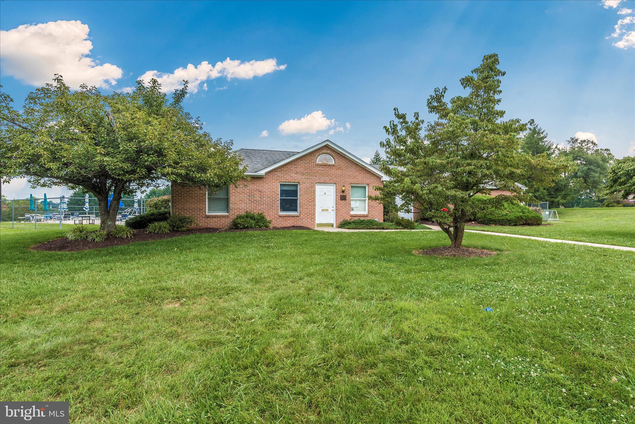 GLADE TOWN - Residential