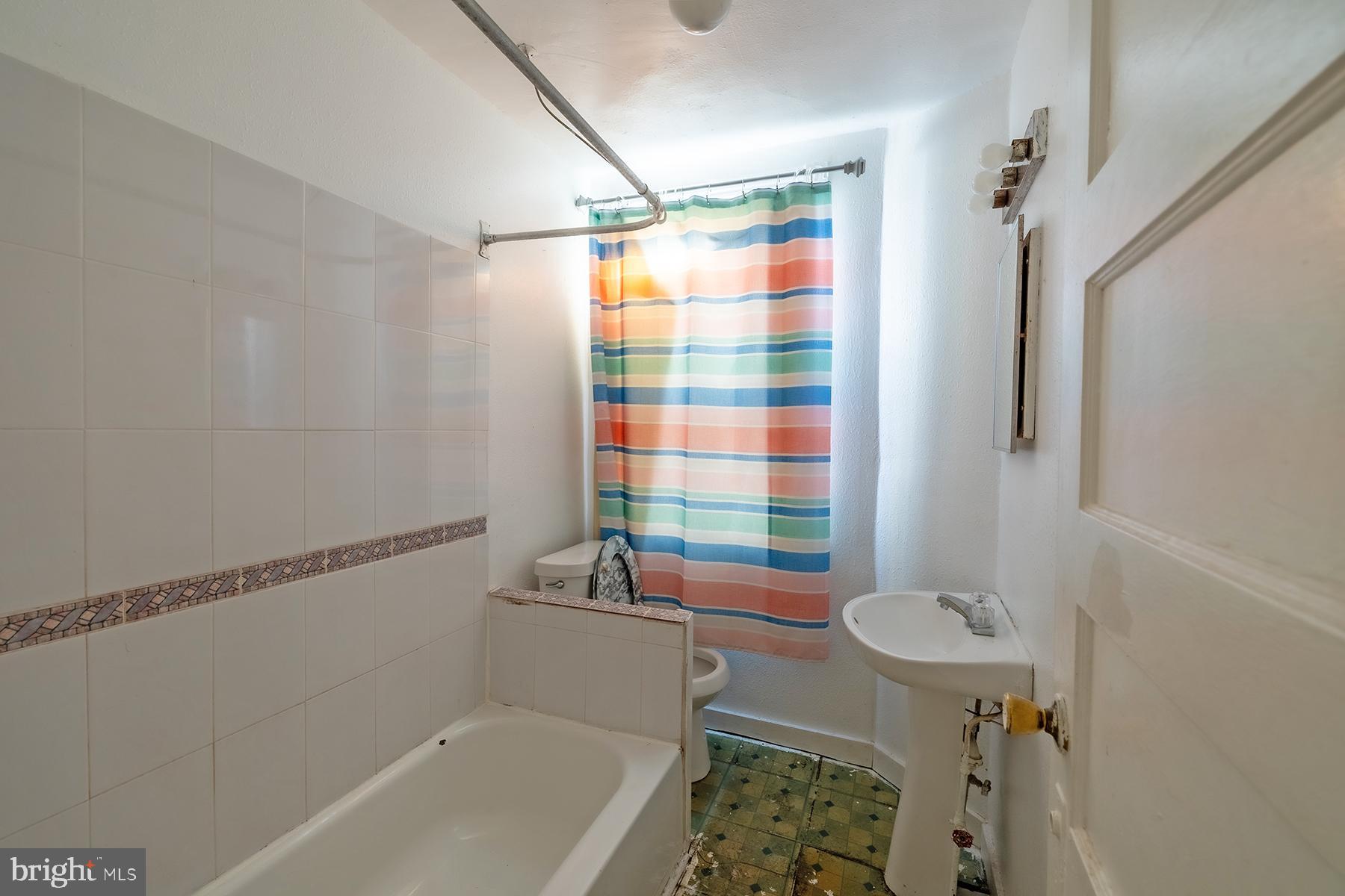 GERMANTOWN (EAST) - Residential