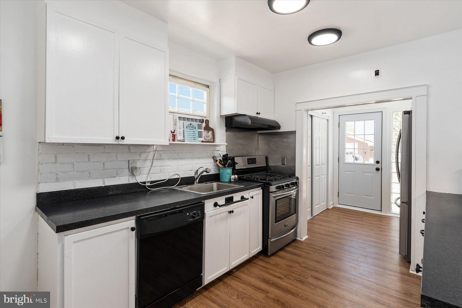 CATON HILLS - Residential