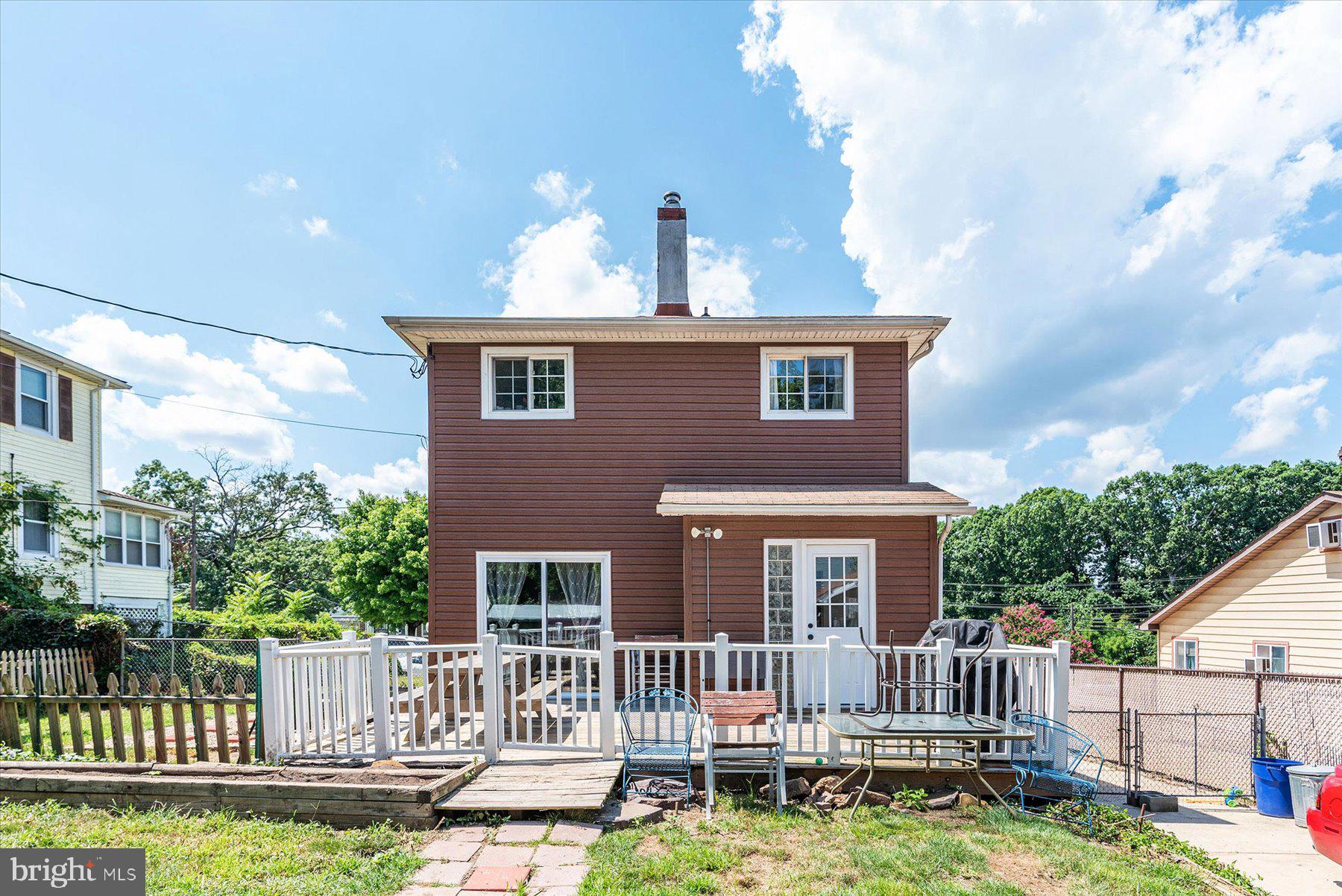 CATON HILLS - Residential