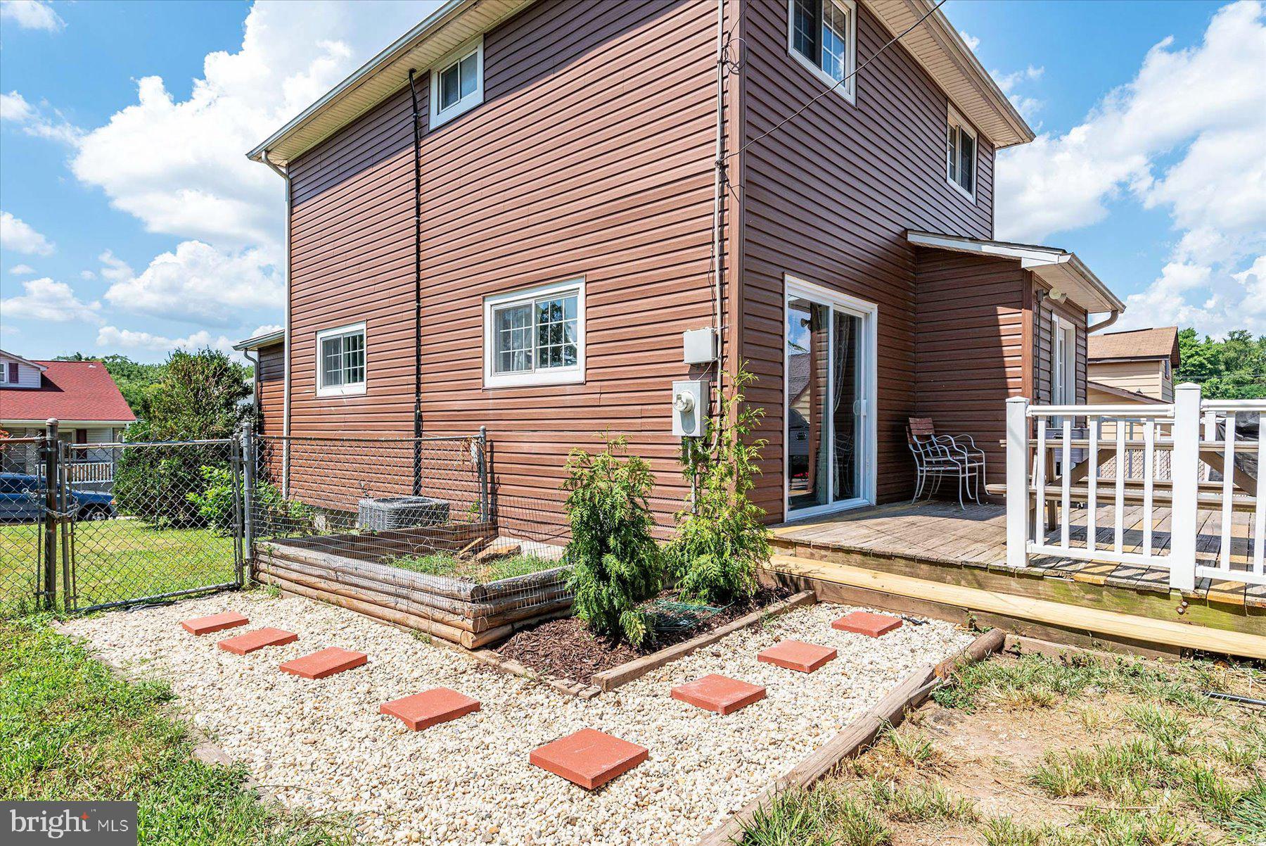 CATON HILLS - Residential