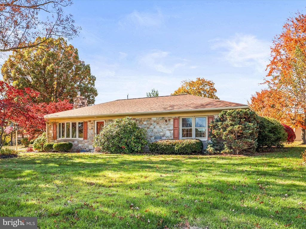 Photo of 20 Henry Street, HANOVER, PA 17331 (MLS # PAYK2092166)