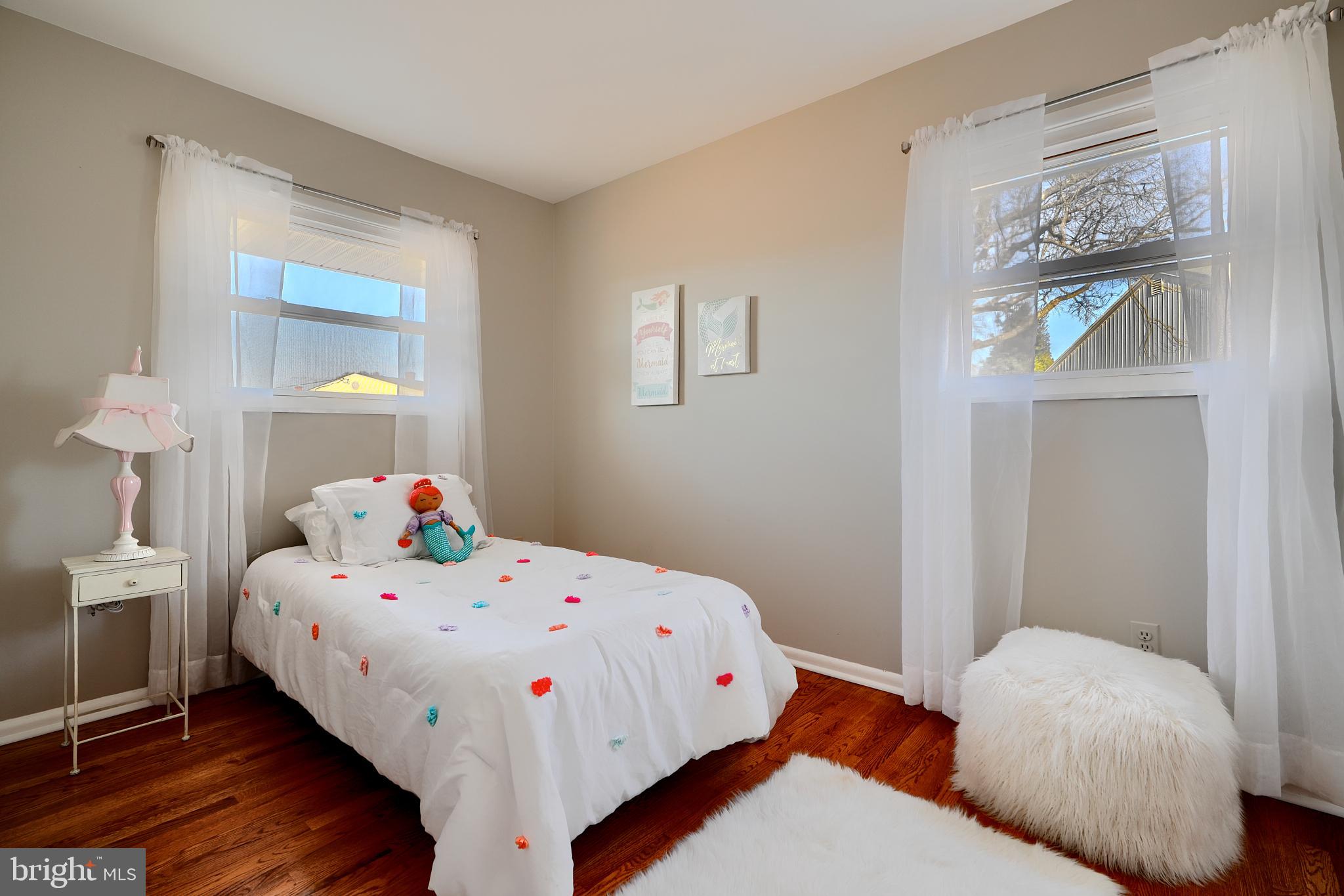 HOLIDAY MANOR - Residential