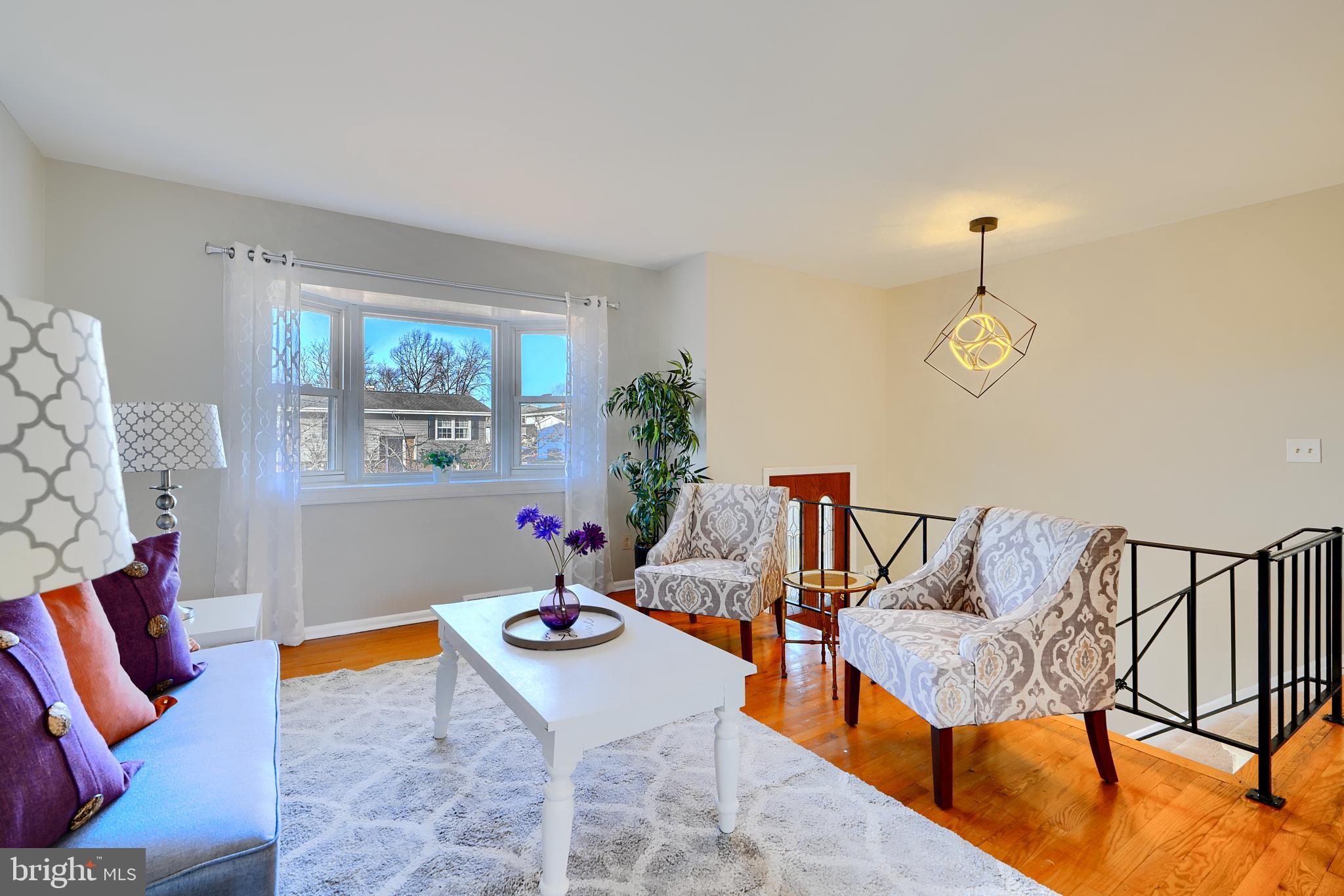 HOLIDAY MANOR - Residential