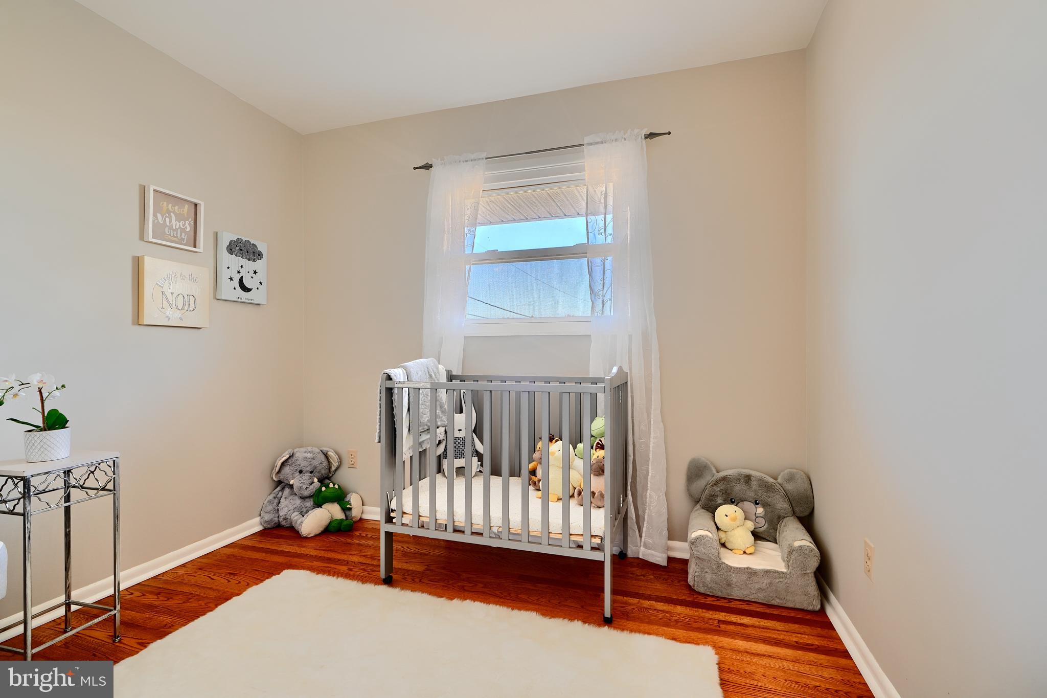 HOLIDAY MANOR - Residential