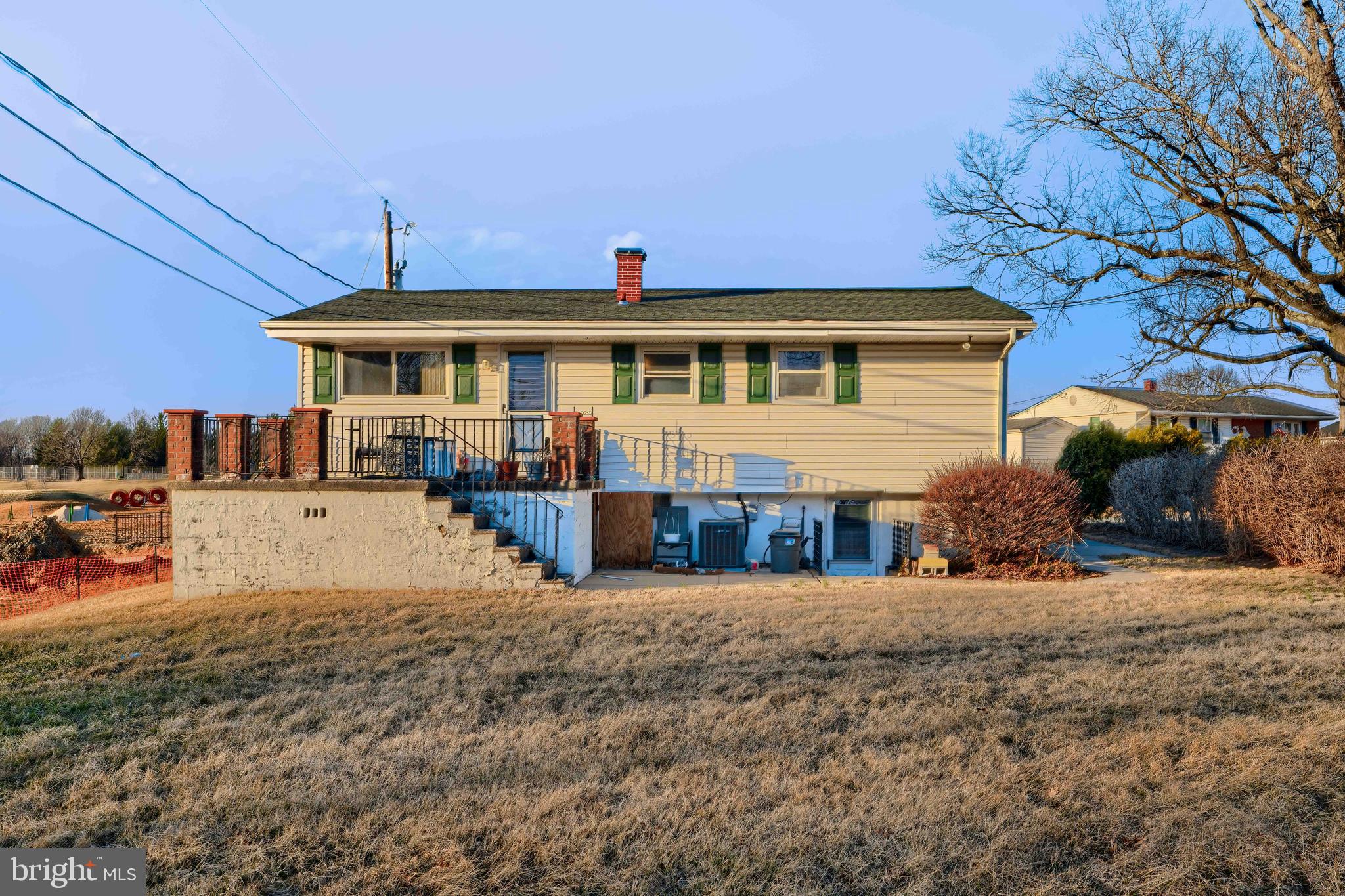 HOLIDAY MANOR - Residential