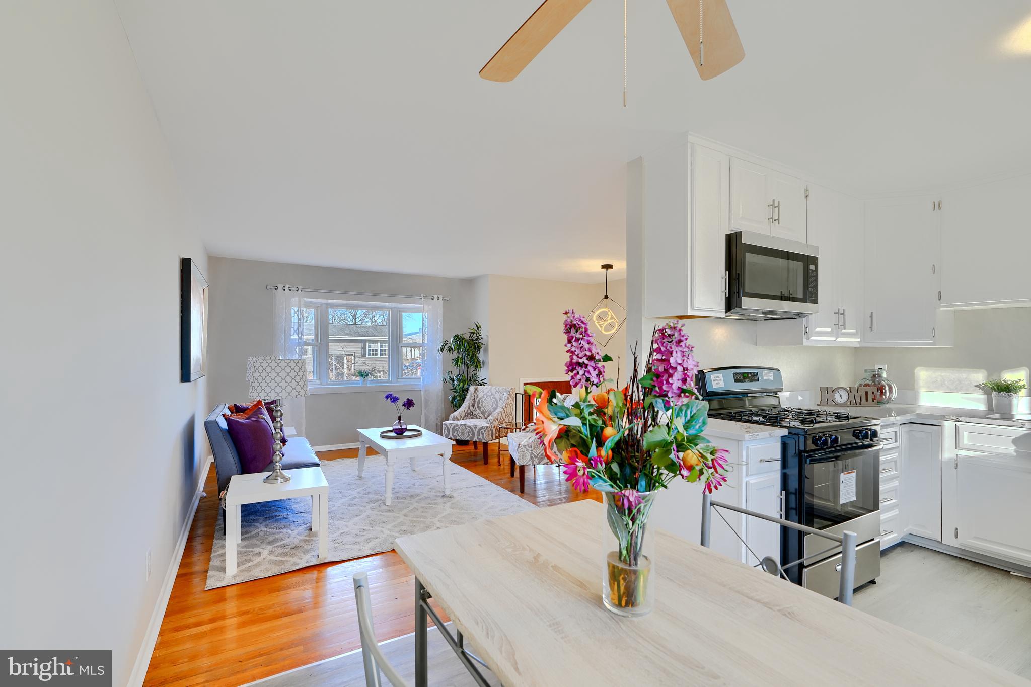 HOLIDAY MANOR - Residential