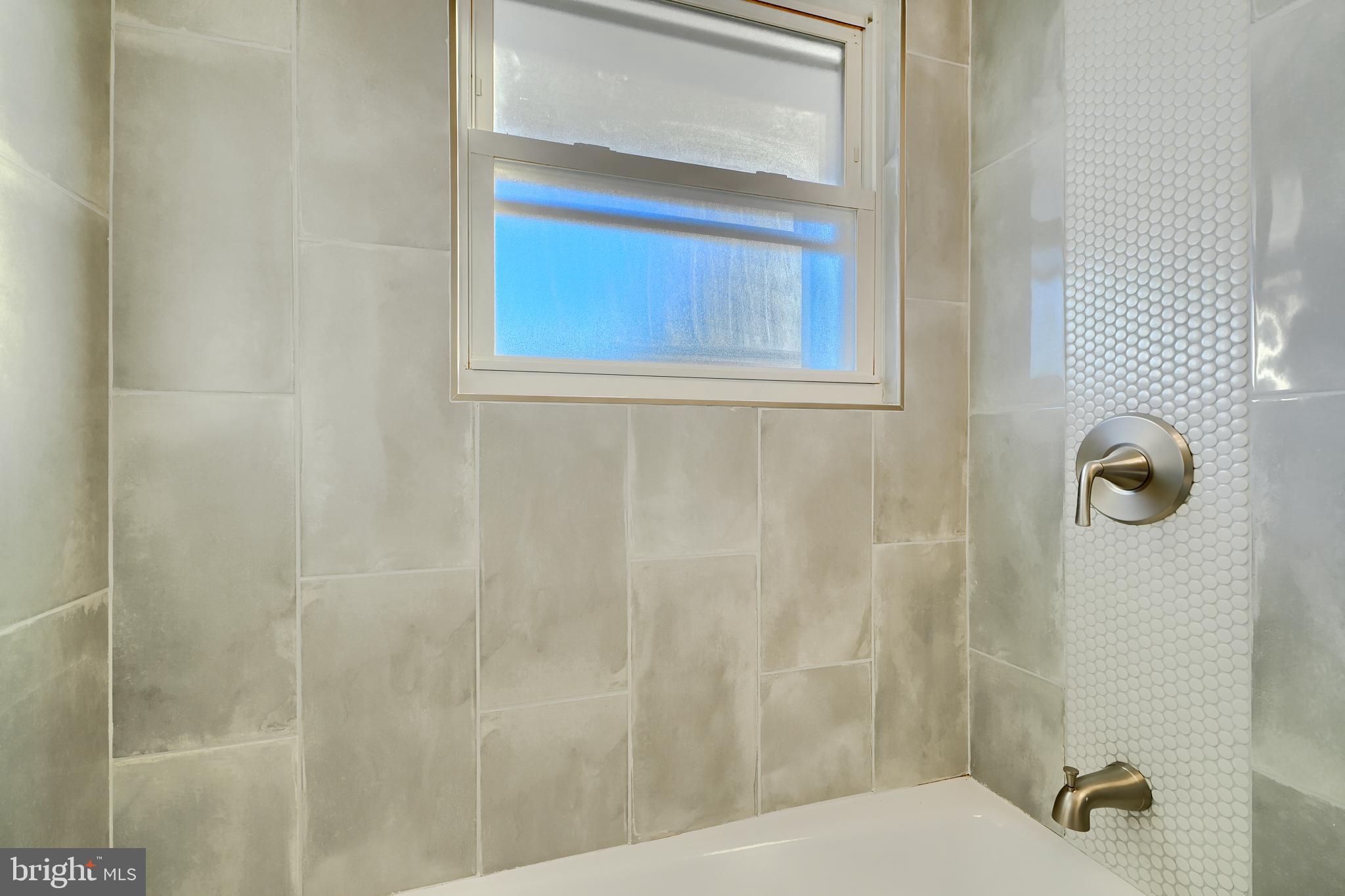 HOLIDAY MANOR - Residential