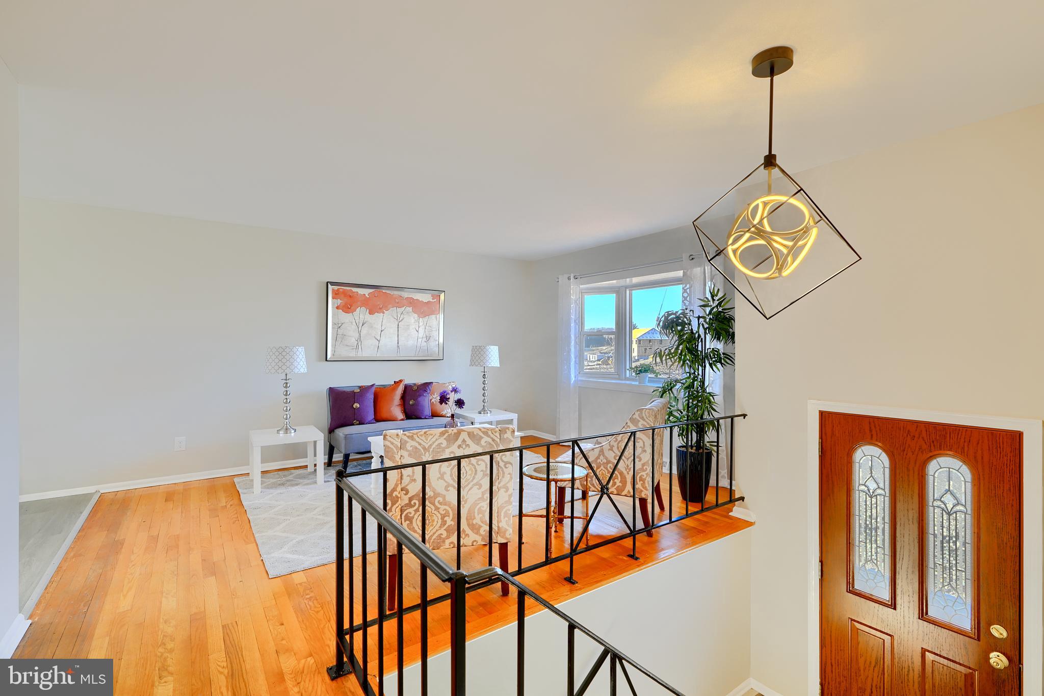 HOLIDAY MANOR - Residential