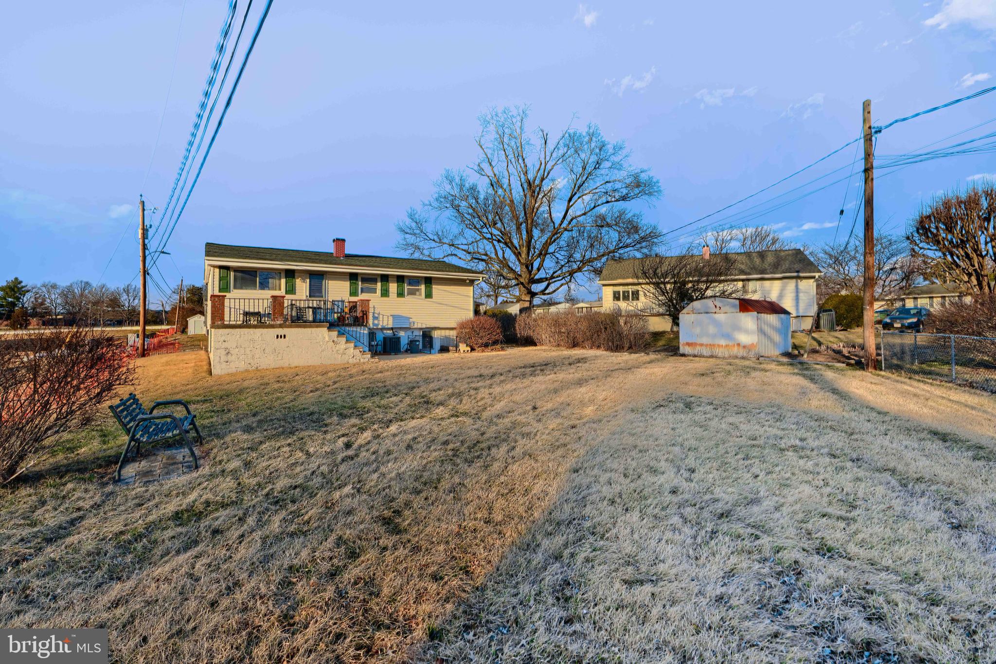 HOLIDAY MANOR - Residential