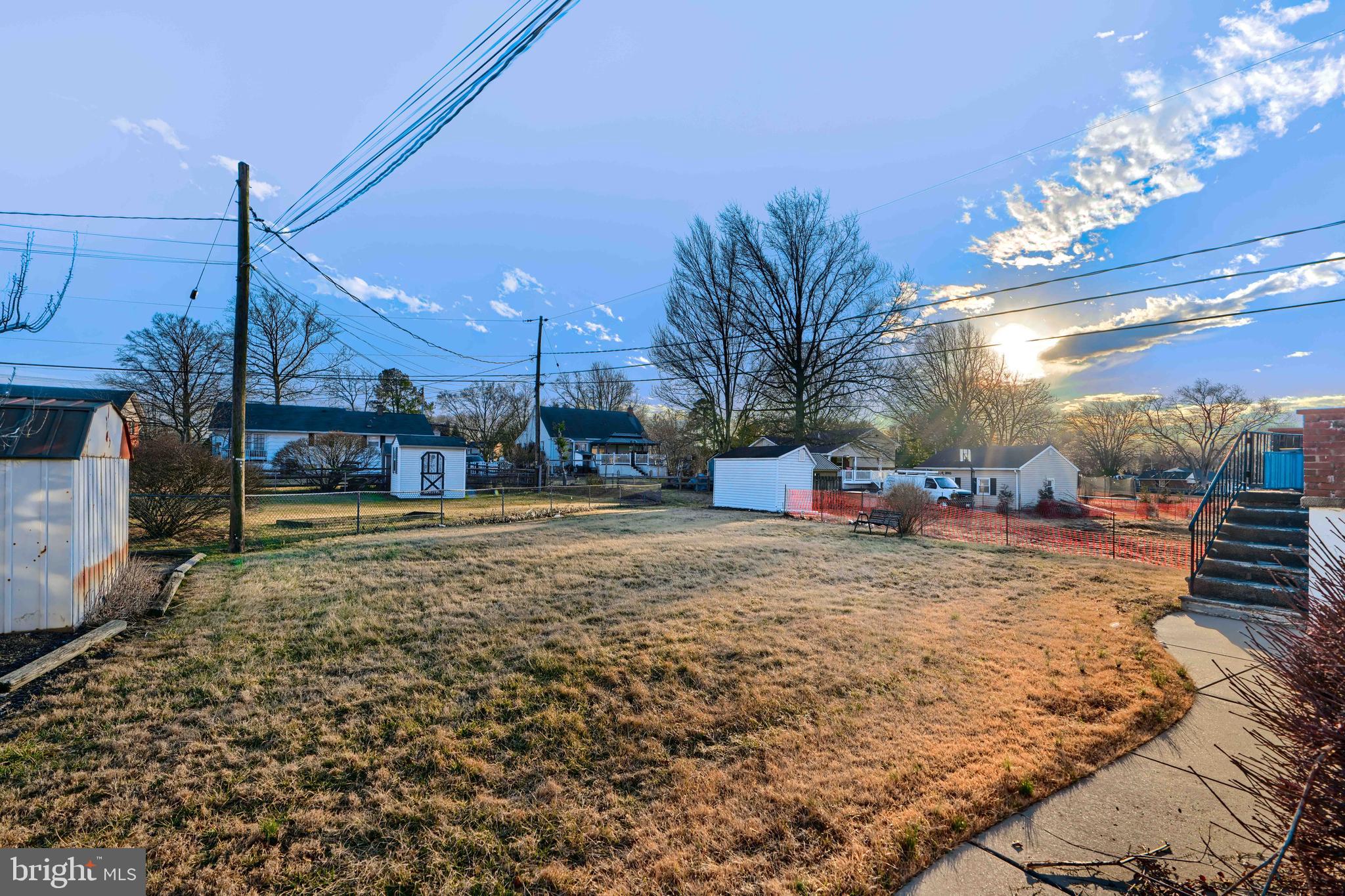 HOLIDAY MANOR - Residential