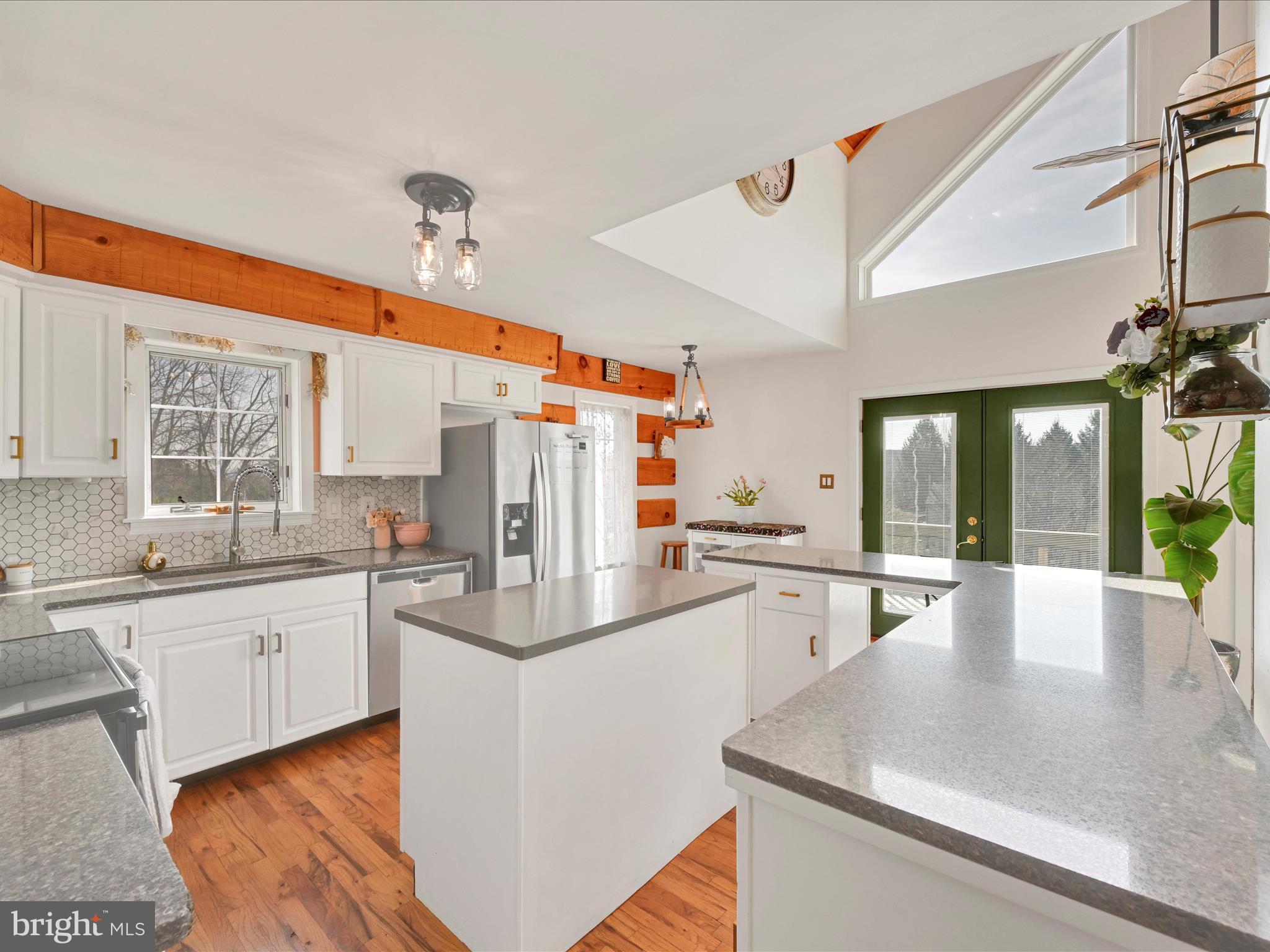 LAKE WYNONAH - Residential