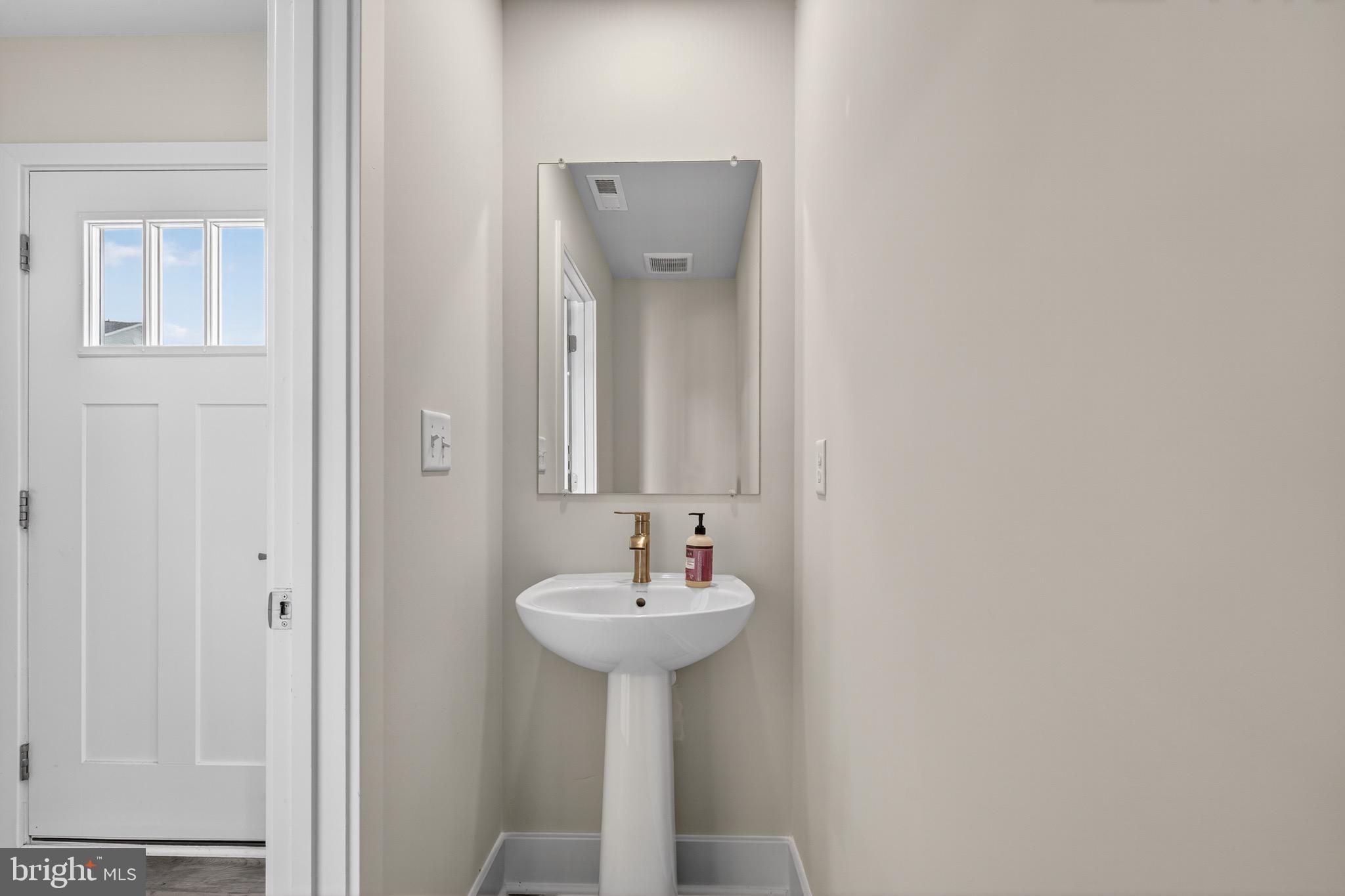 ST CHARLES TOWNS - Residential Lease