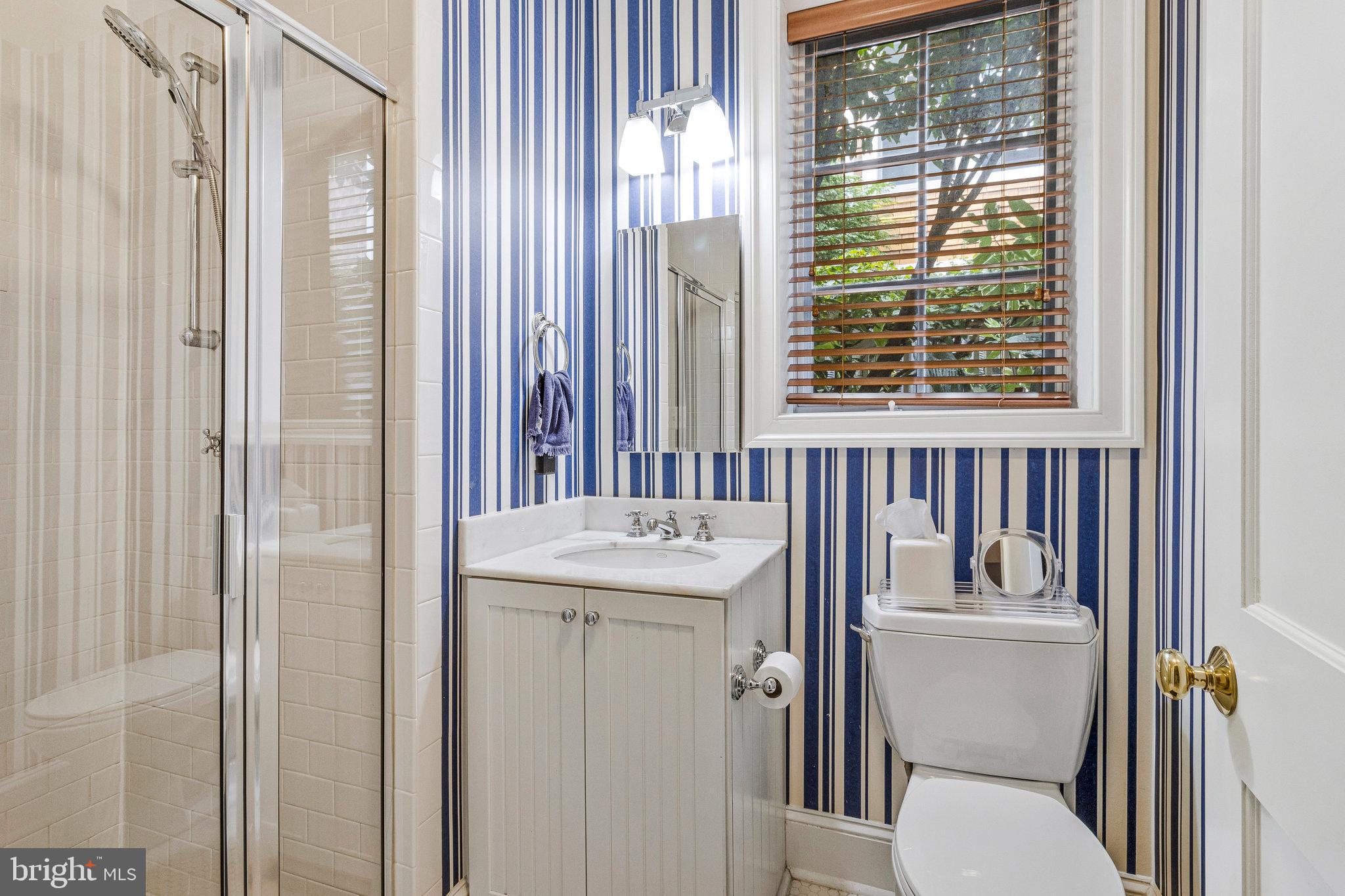 LYON VILLAGE - Residential