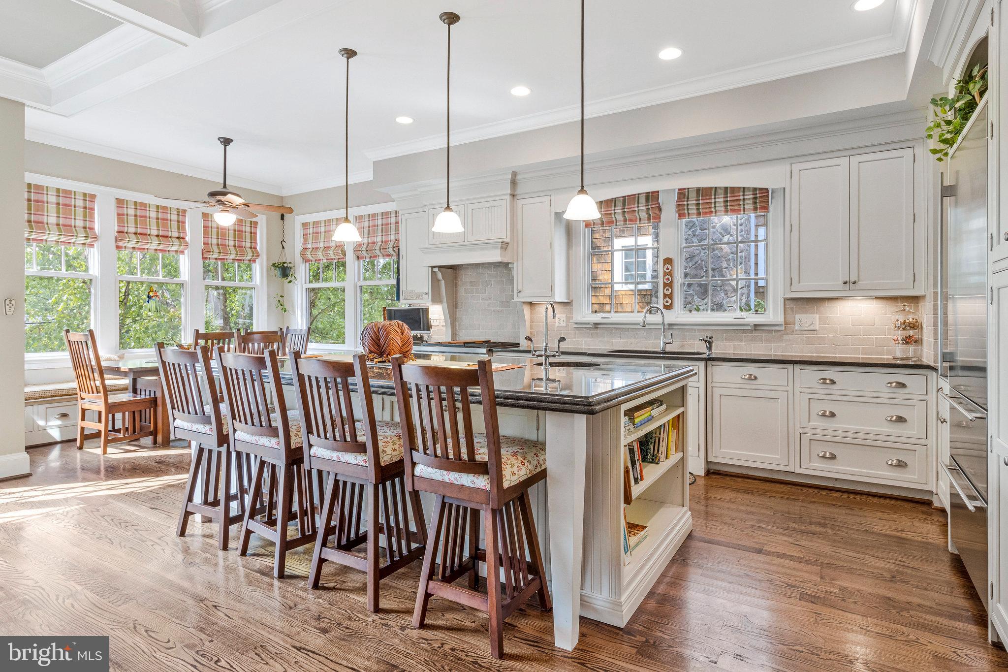 LYON VILLAGE - Residential