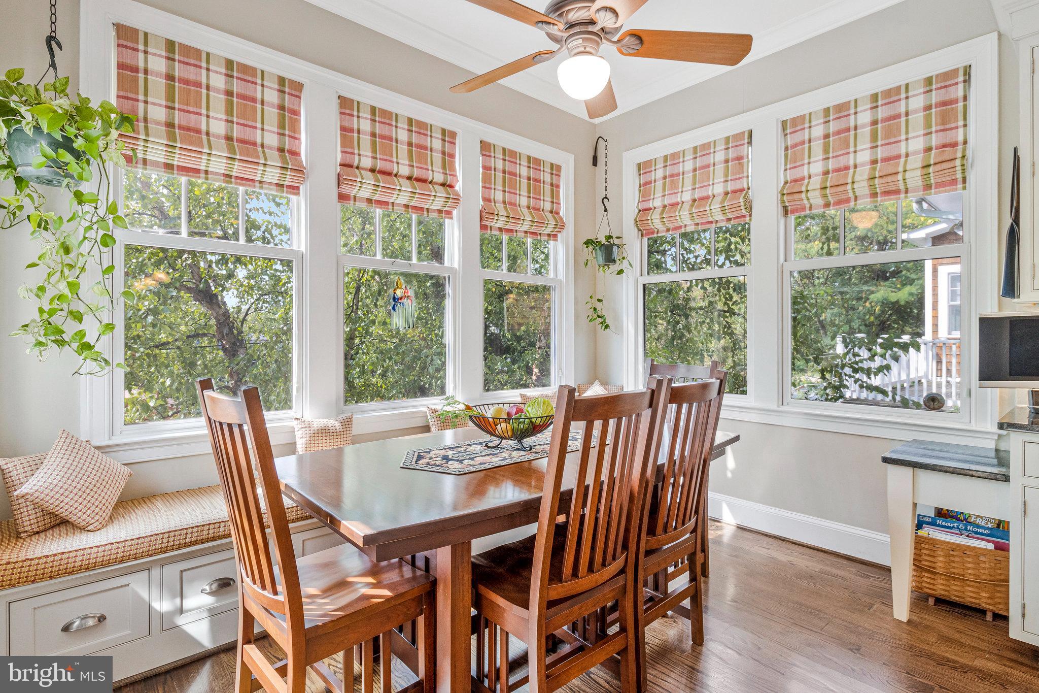 LYON VILLAGE - Residential