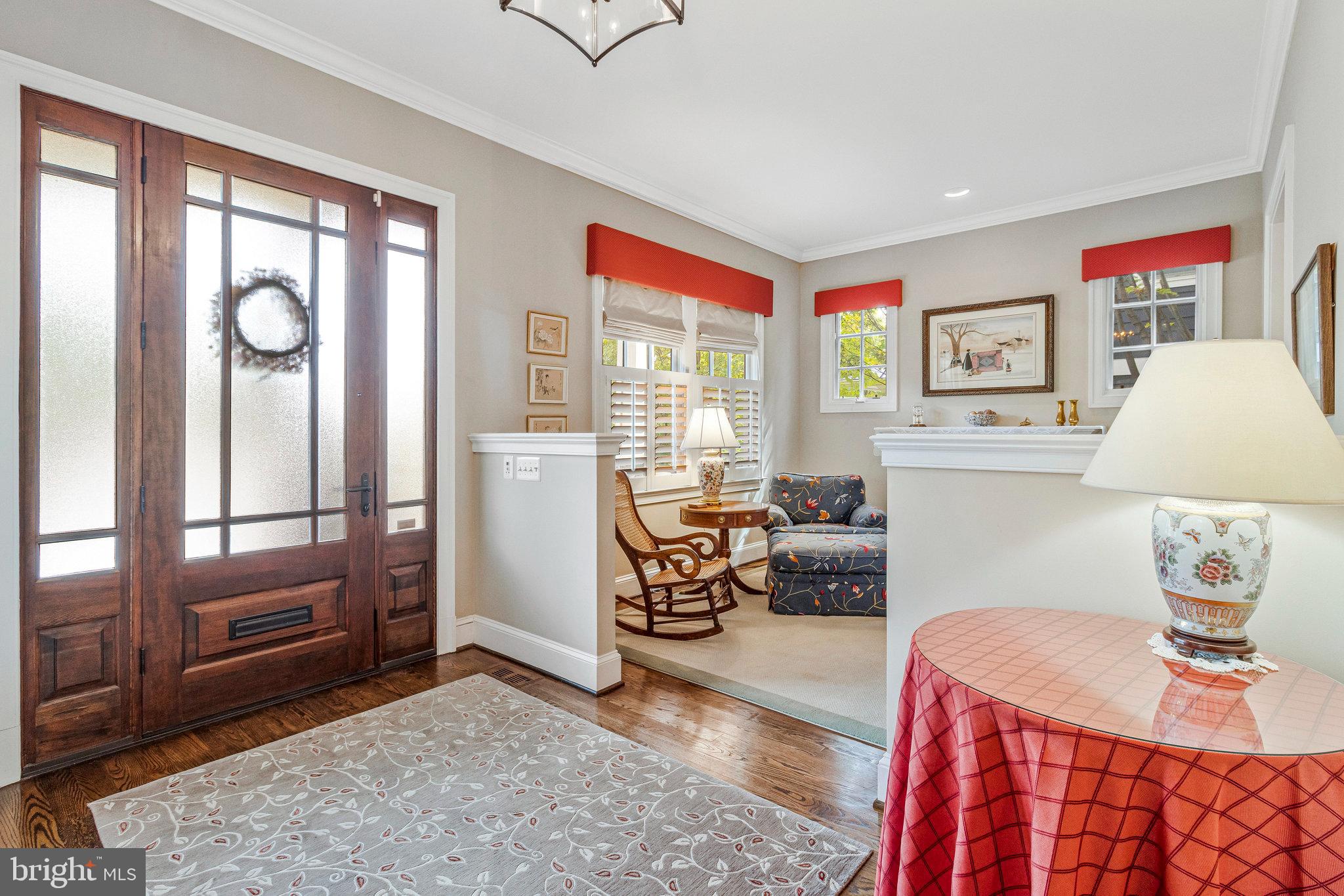 LYON VILLAGE - Residential