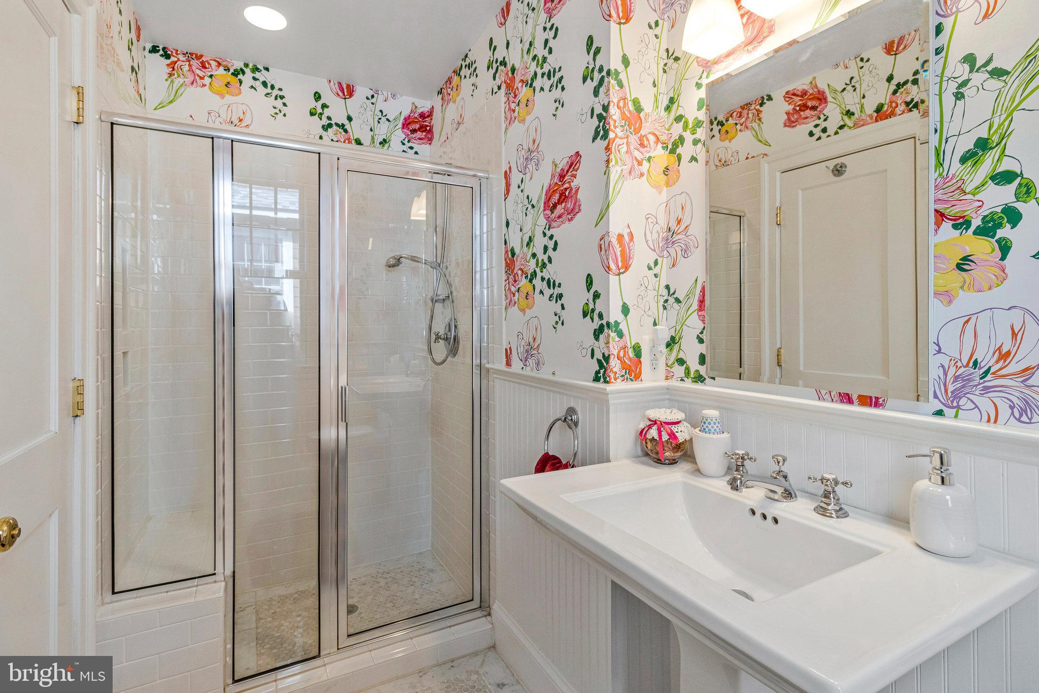 LYON VILLAGE - Residential