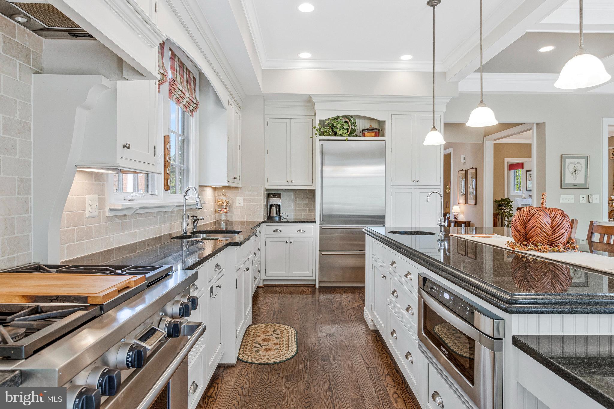 LYON VILLAGE - Residential