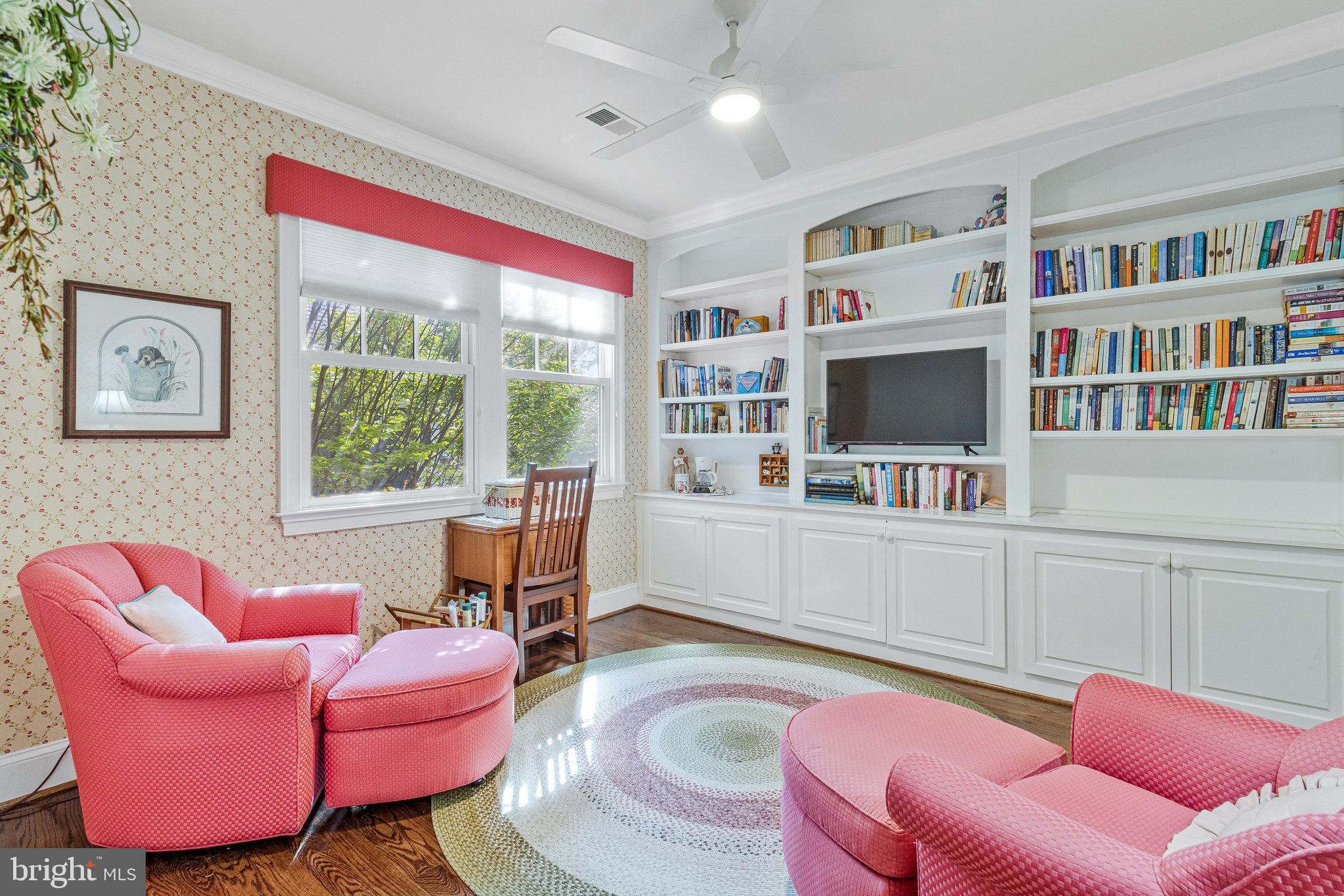 LYON VILLAGE - Residential