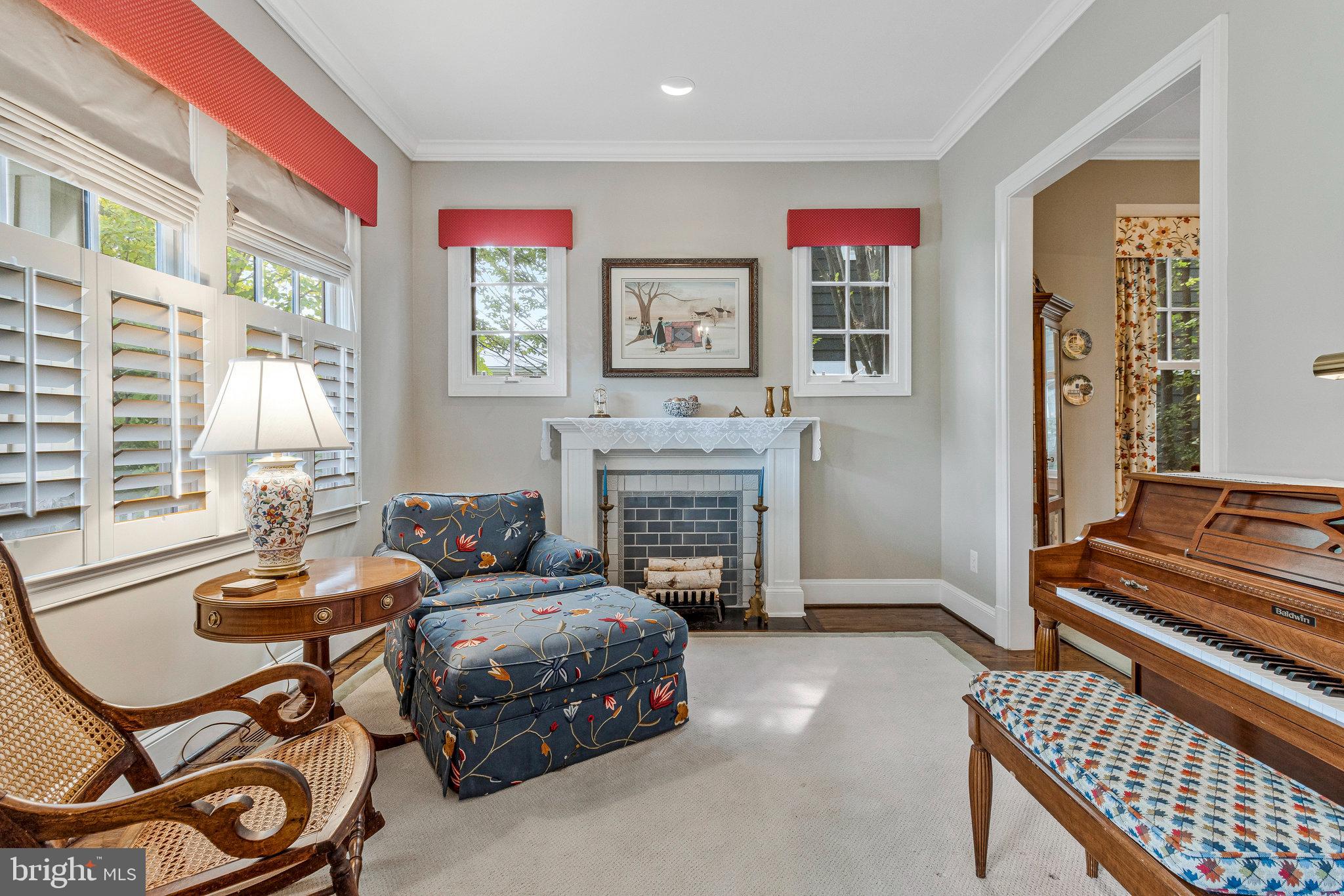 LYON VILLAGE - Residential