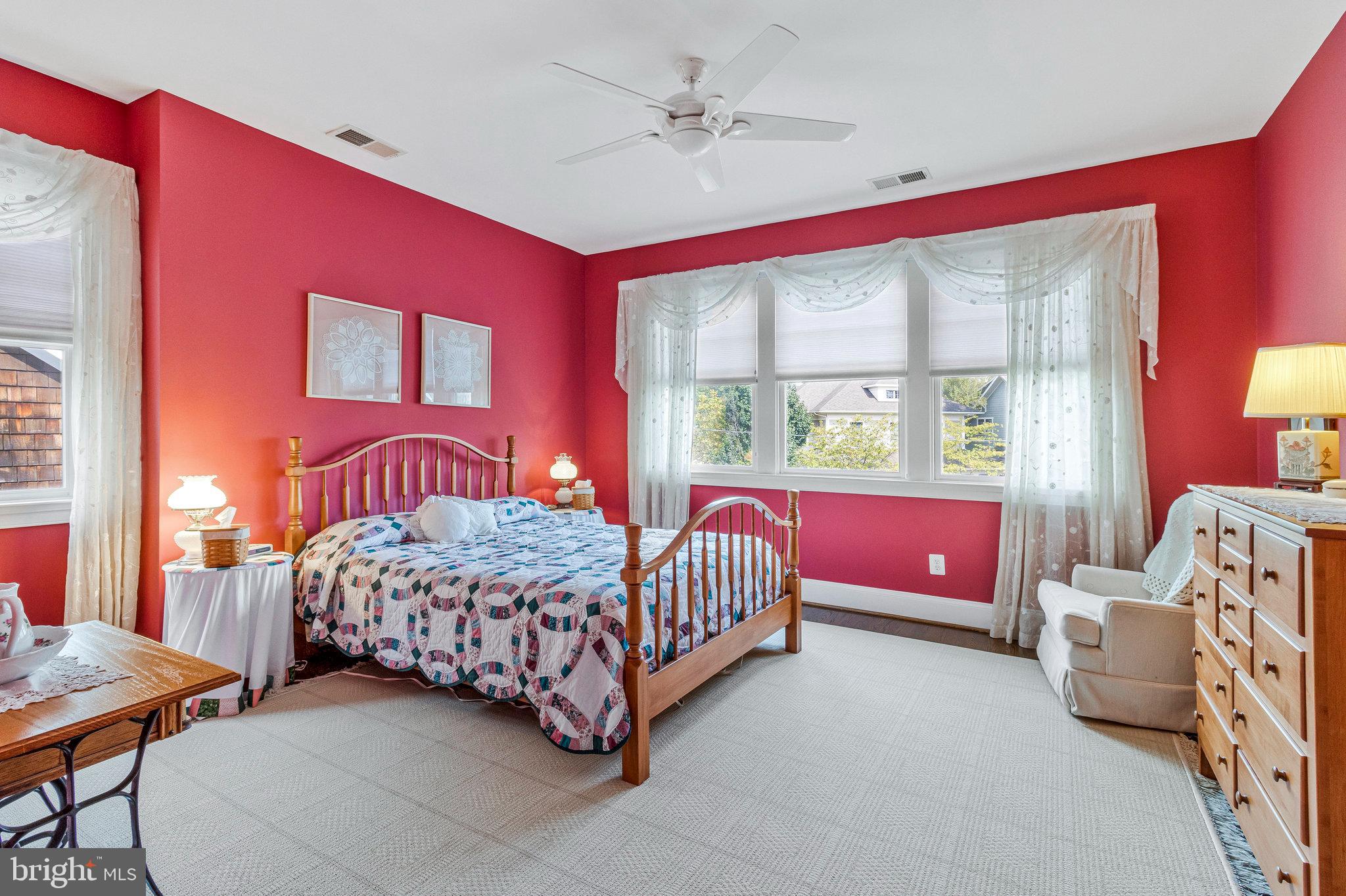 LYON VILLAGE - Residential