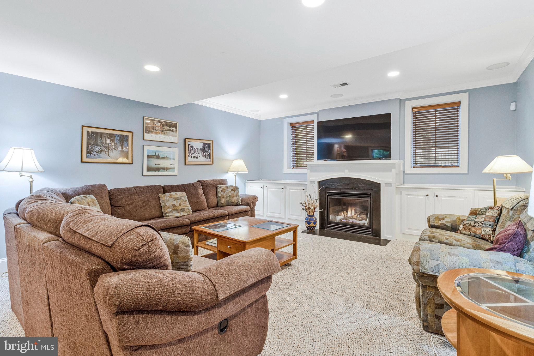 LYON VILLAGE - Residential