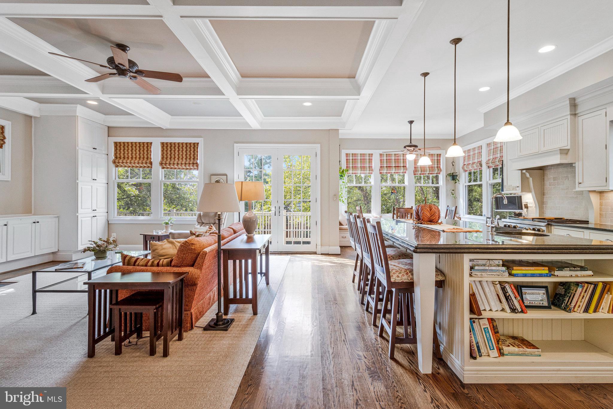 LYON VILLAGE - Residential